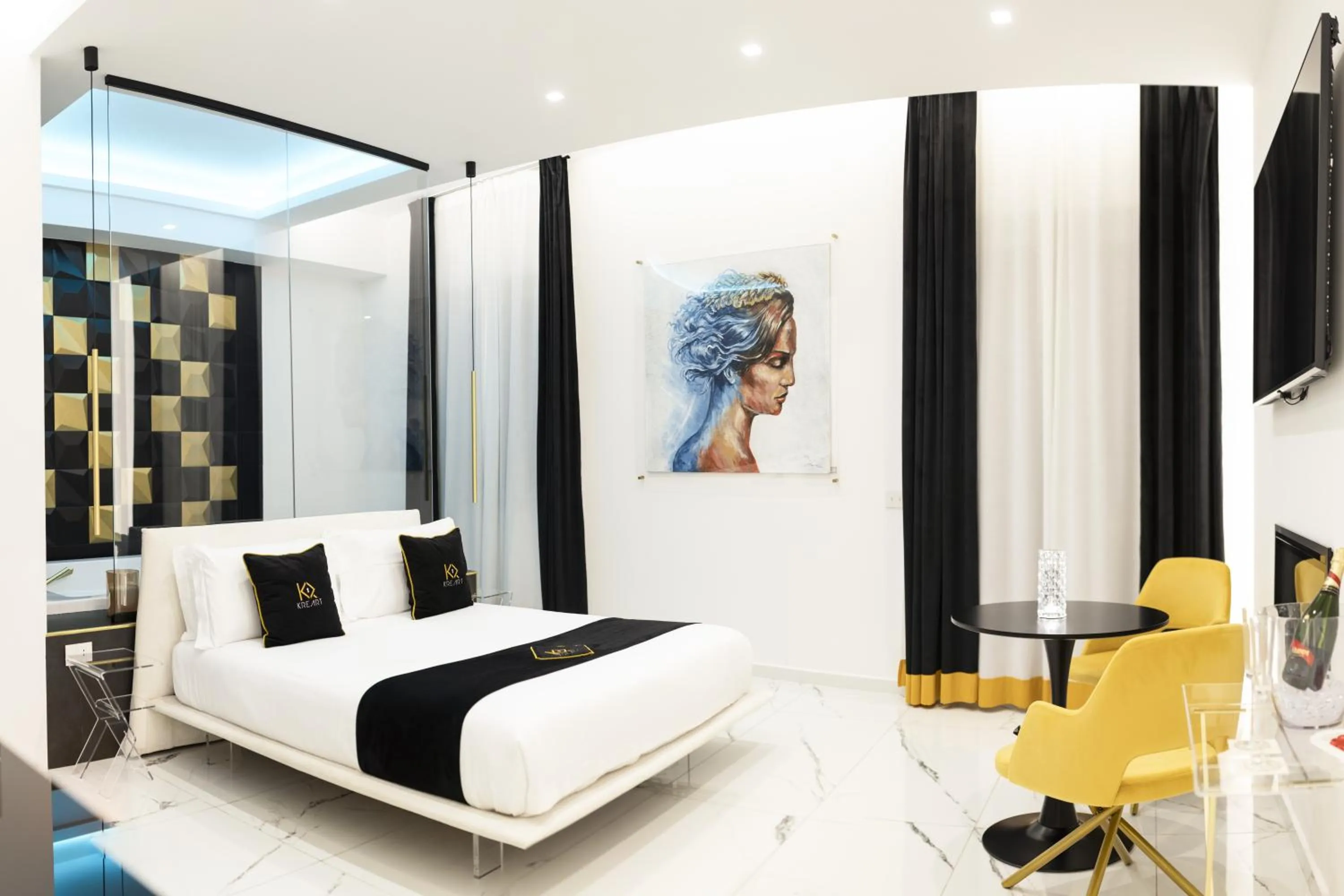 Bed in Kreart Suite & Rooms B&B