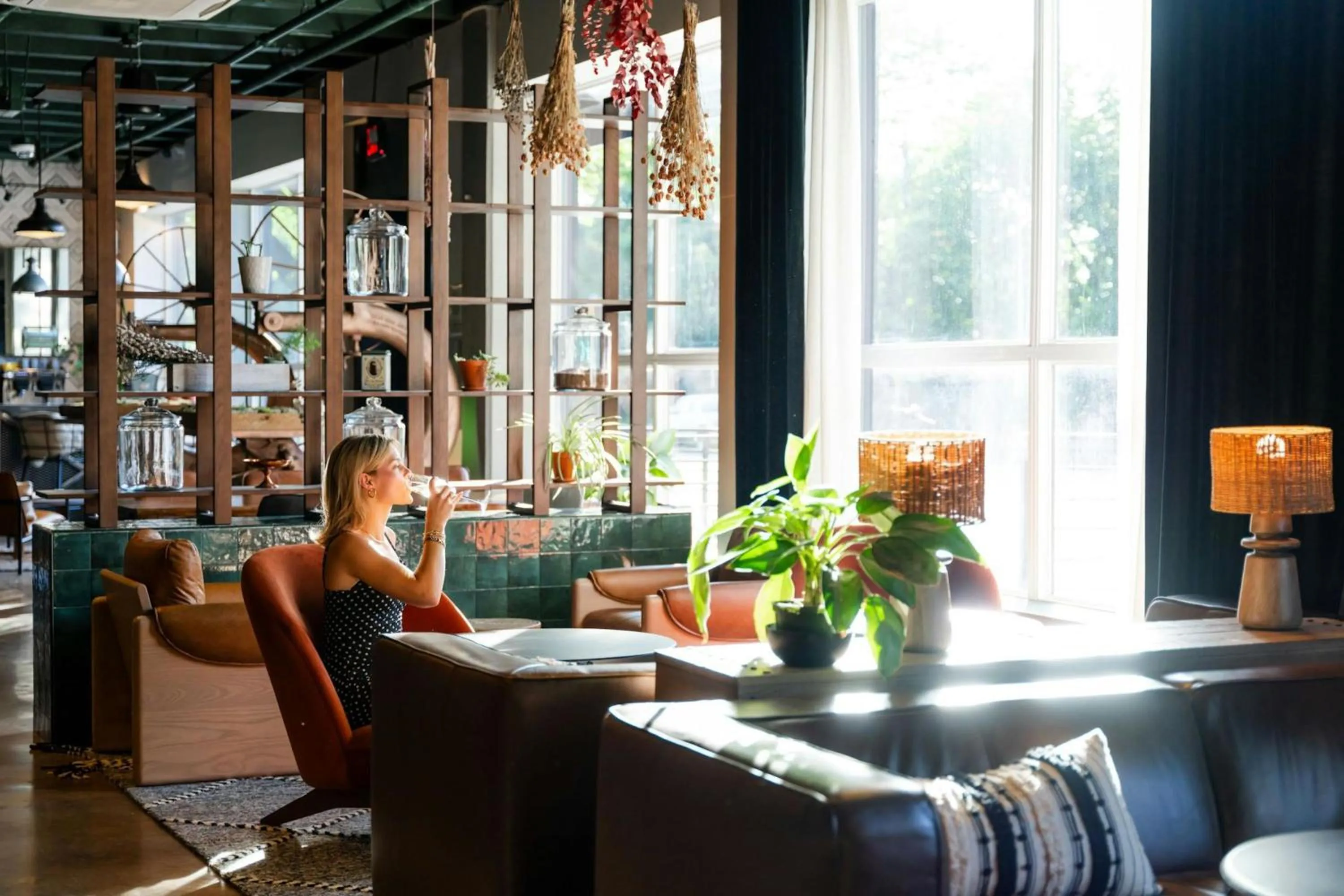 Restaurant/places to eat in Hotel Nell - Union Market