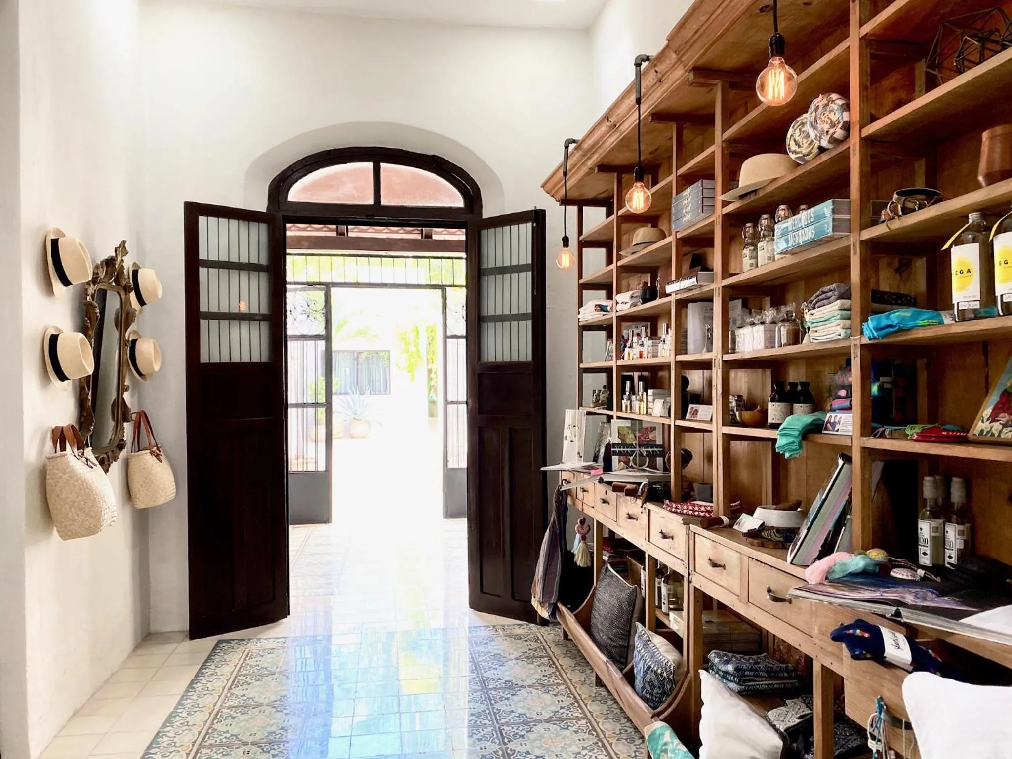 On-site shops in The Diplomat Boutique Hotel