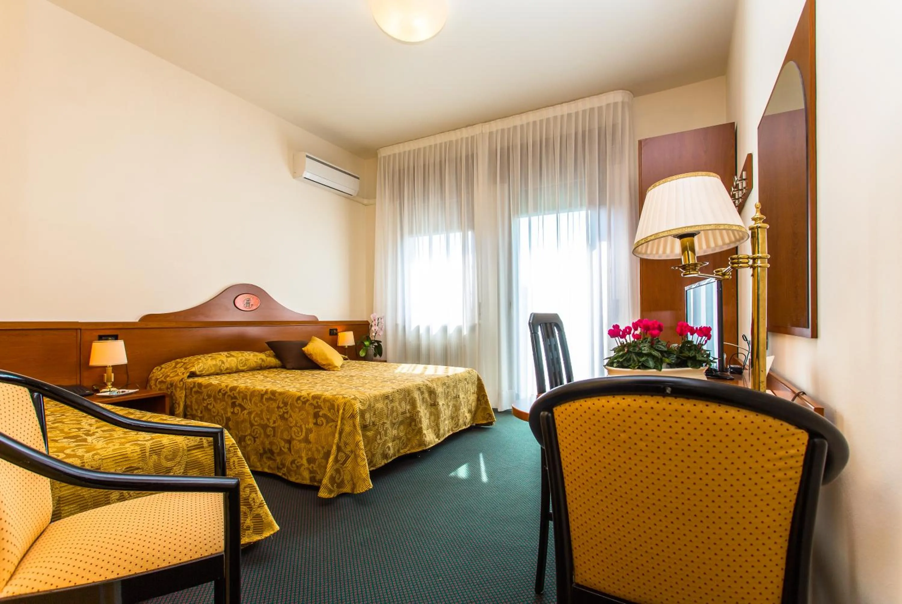 Bedroom, Bed in Hotel Tegorzo