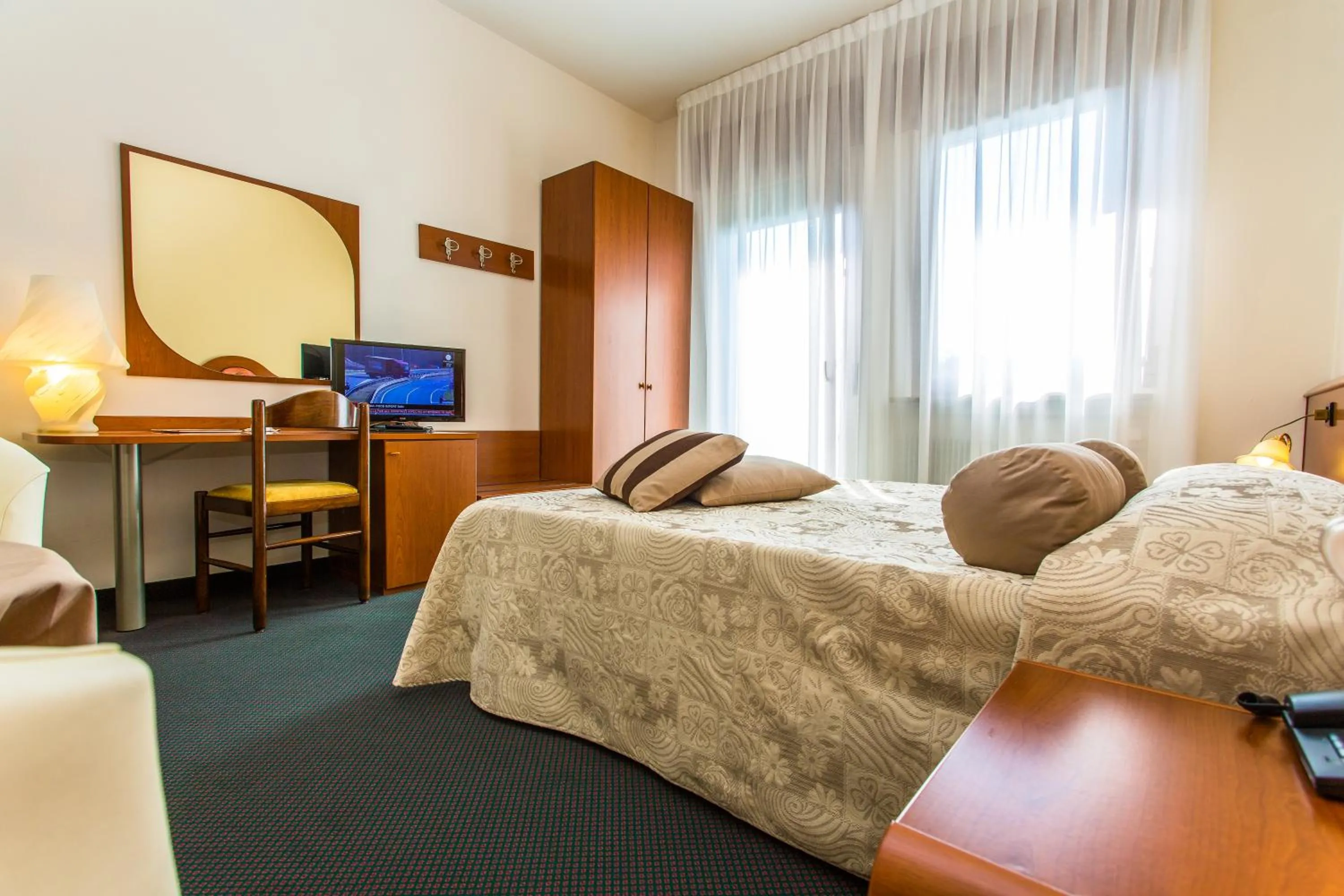 Bedroom, Bed in Hotel Tegorzo