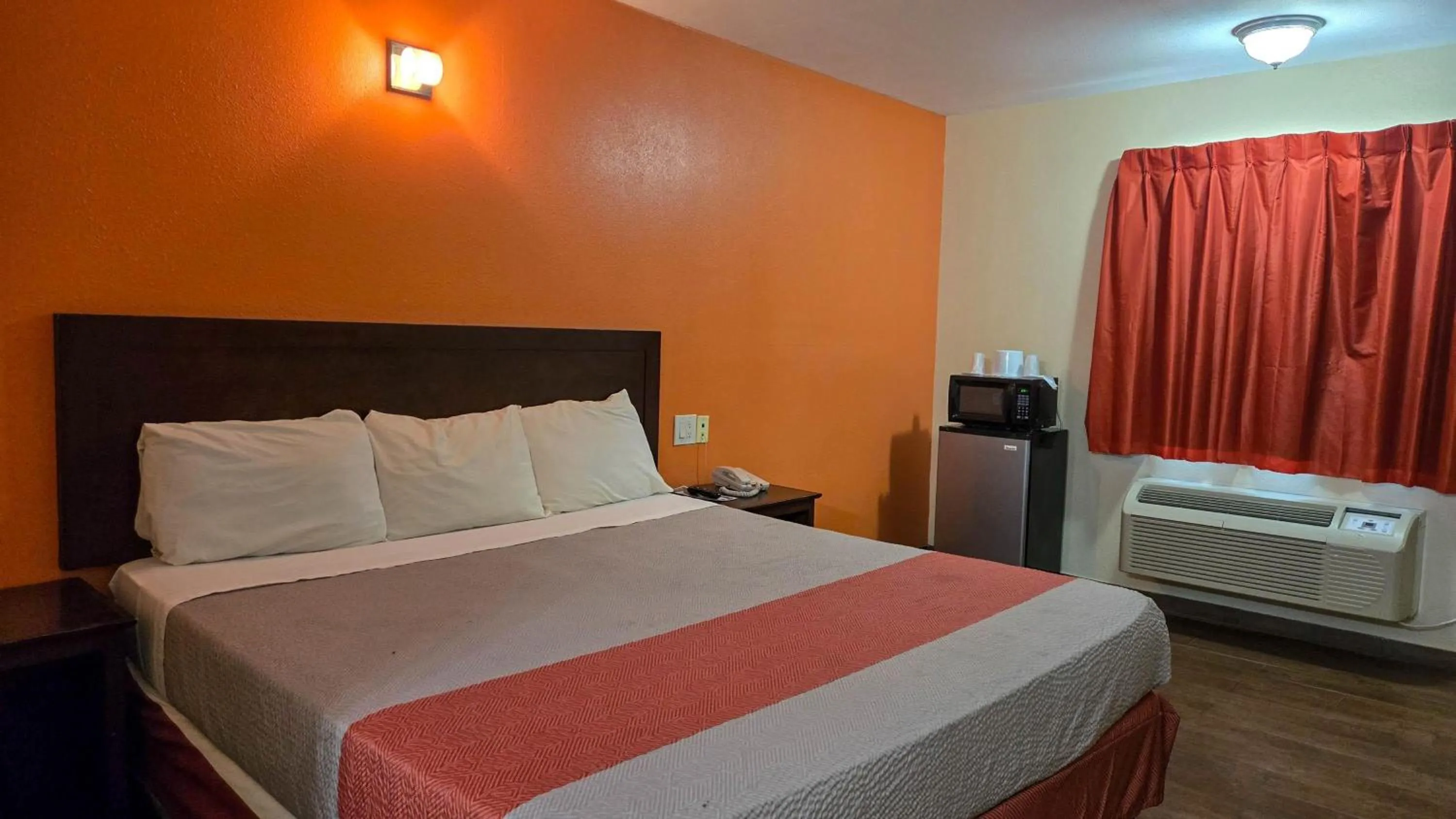 Bedroom, Bed in Motel 6-Blythe, CA - South