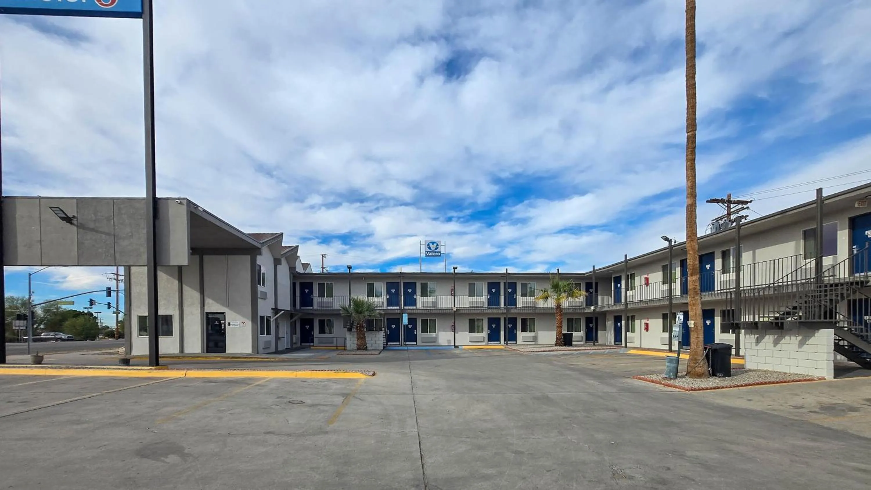 Property building in Motel 6-Blythe, CA - South