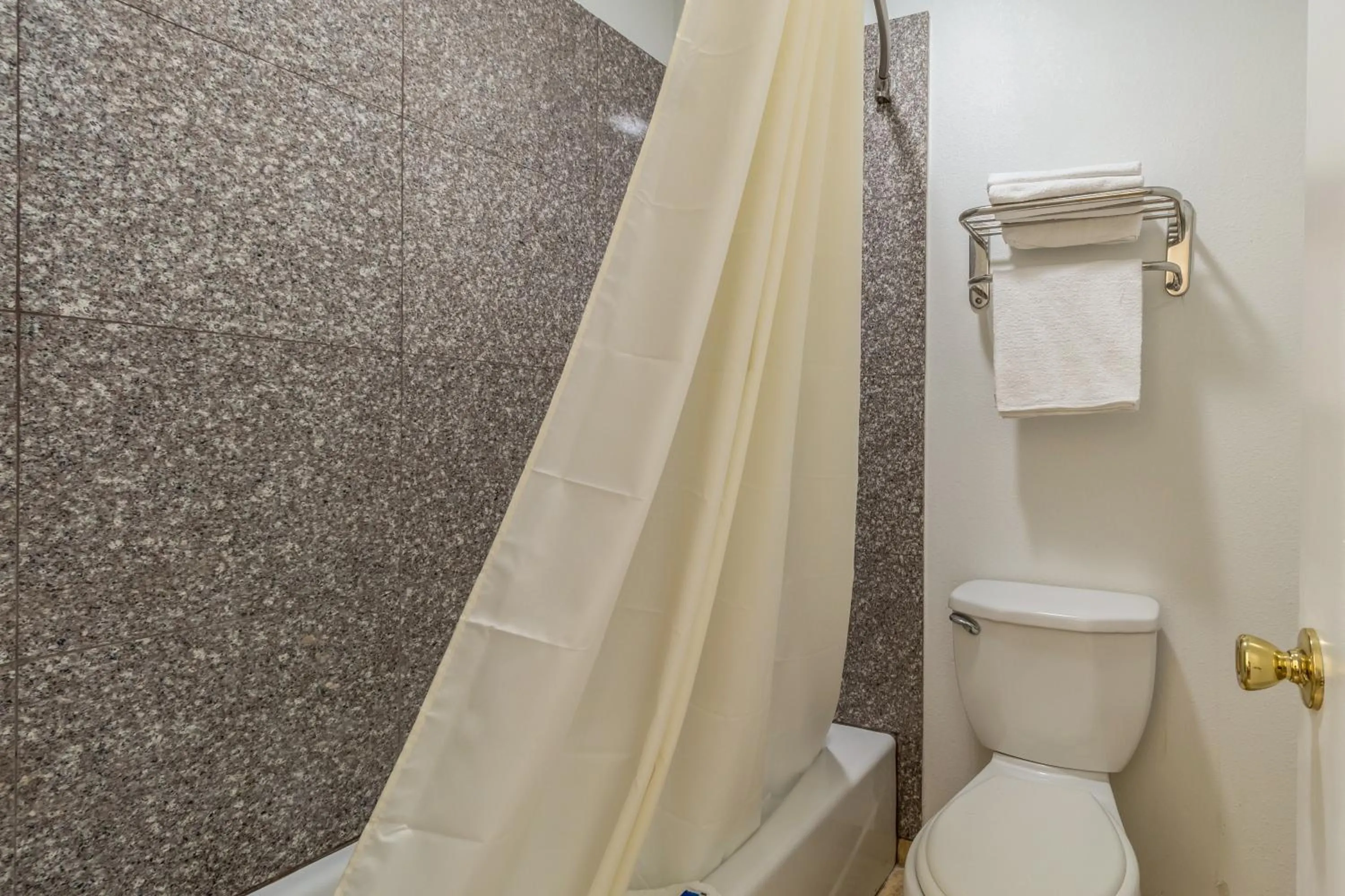 Deluxe Queen Room with Two Queen Beds - Smoking in Motel 6-Blythe, CA - South