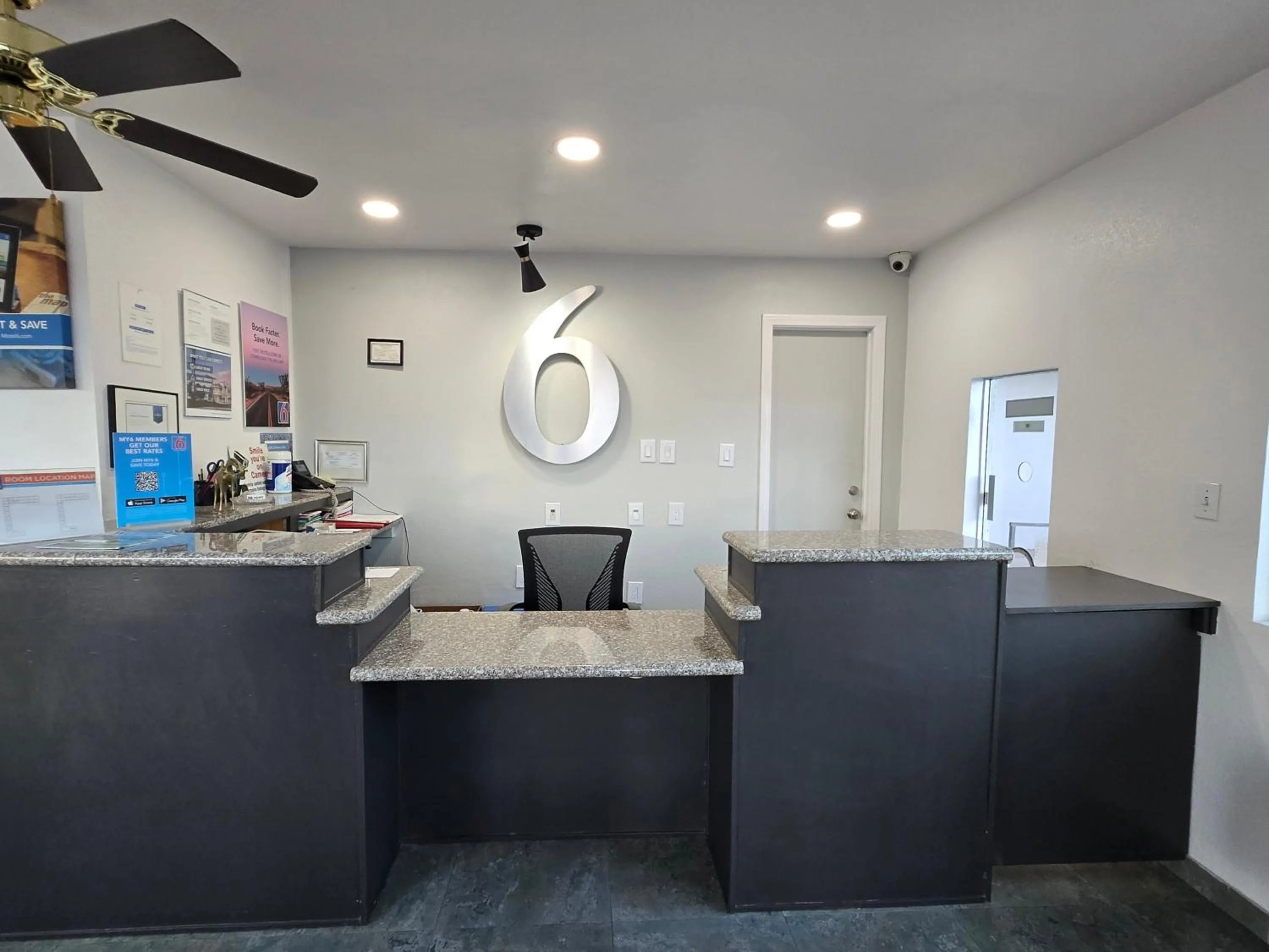 Lobby or reception in Motel 6-Blythe, CA - South