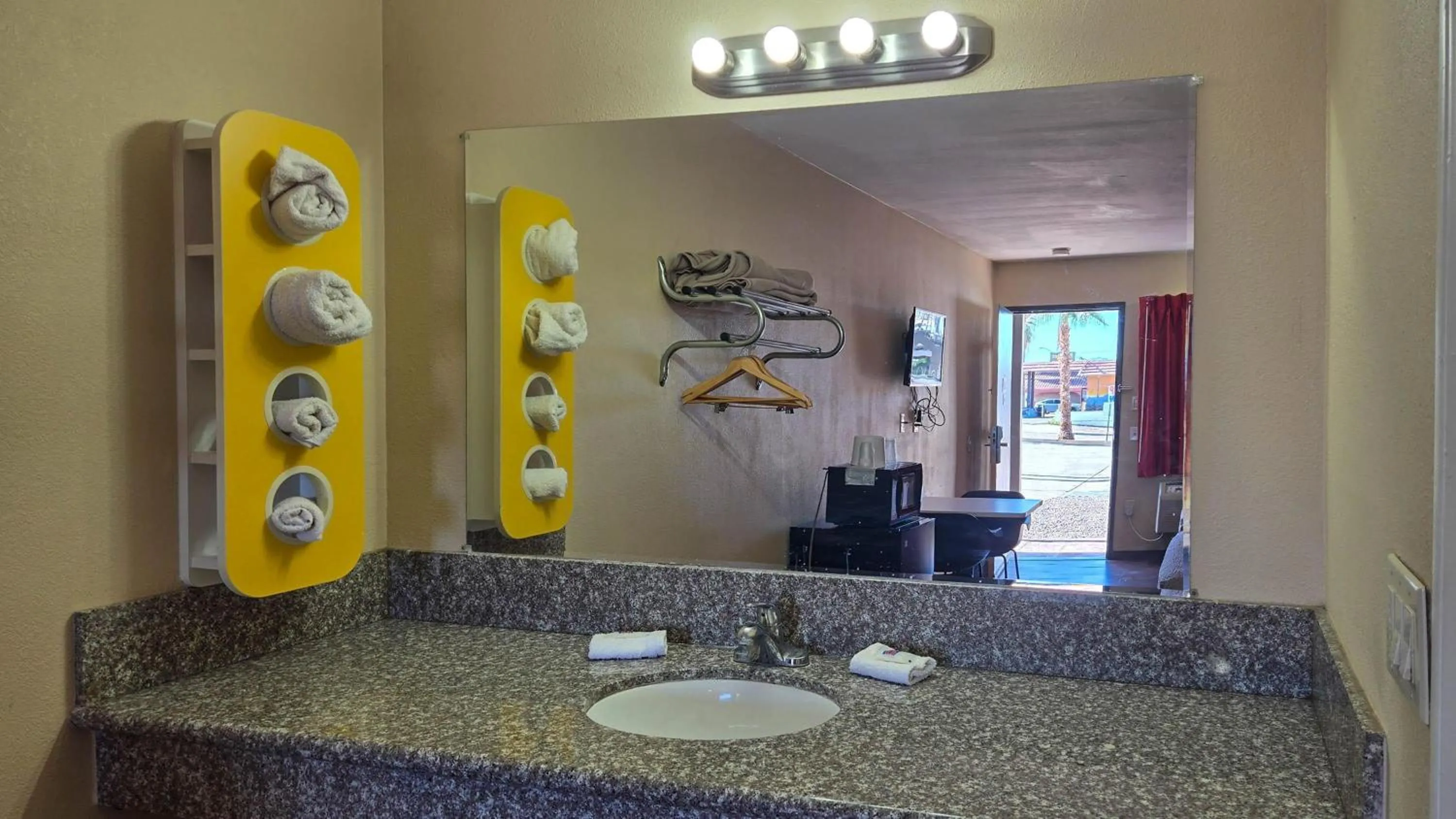 Bathroom in Motel 6-Blythe, CA - South