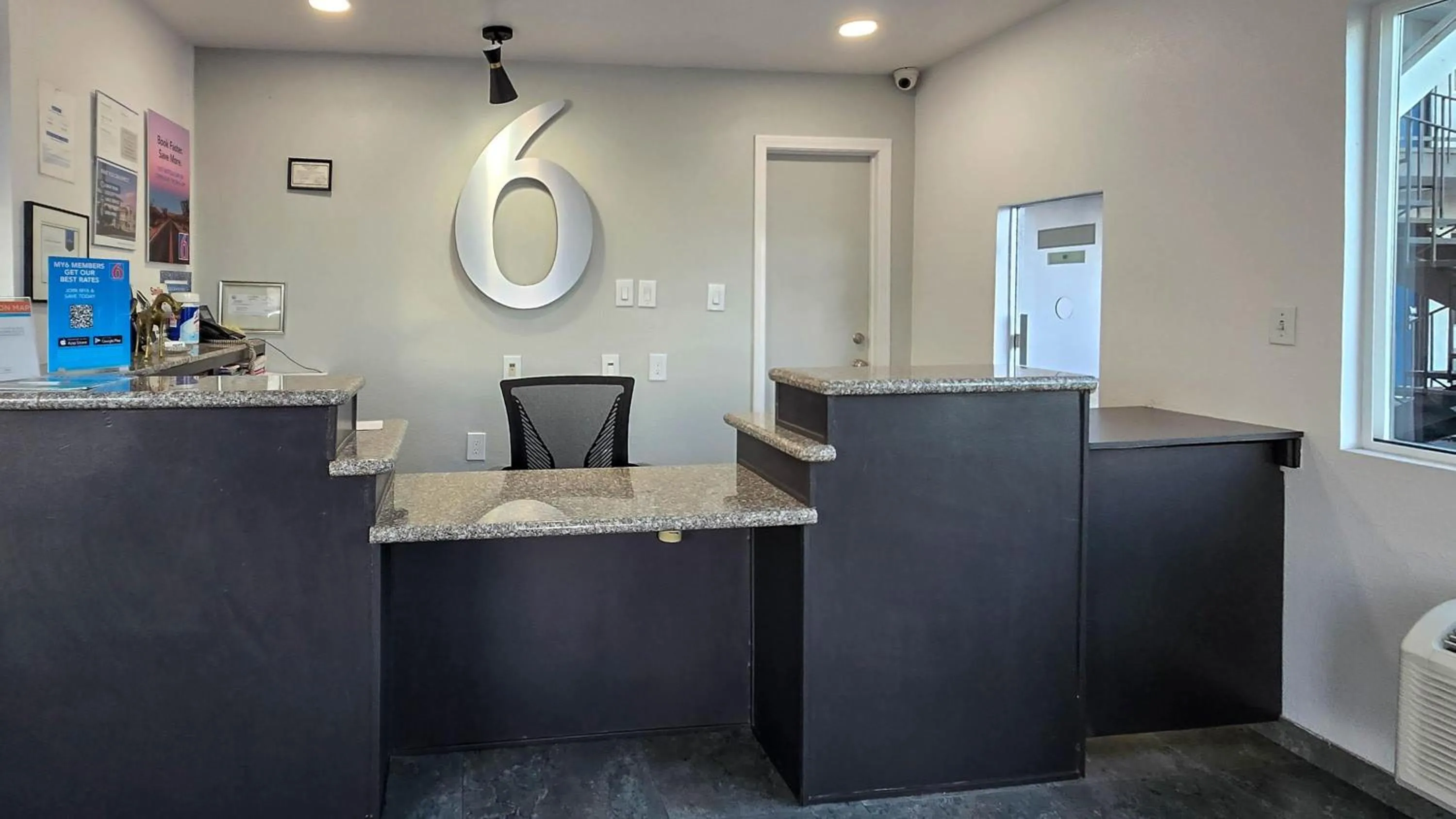 Lobby or reception in Motel 6-Blythe, CA - South