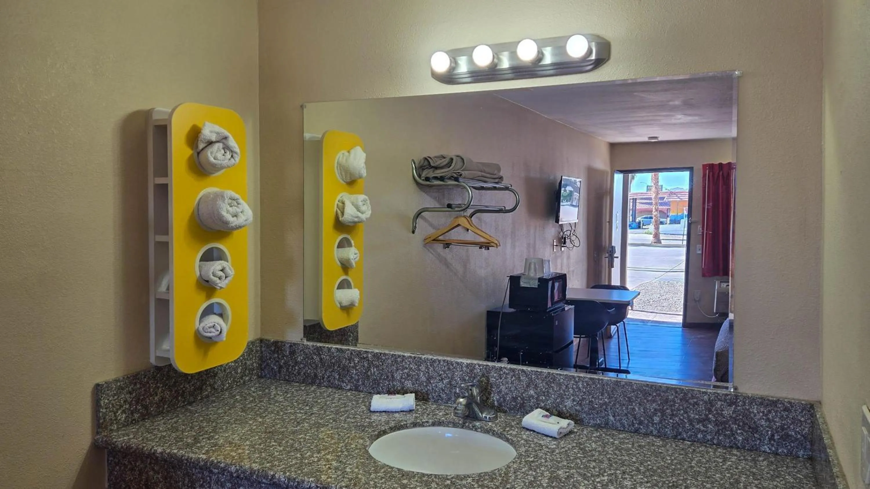 Bathroom in Motel 6-Blythe, CA - South