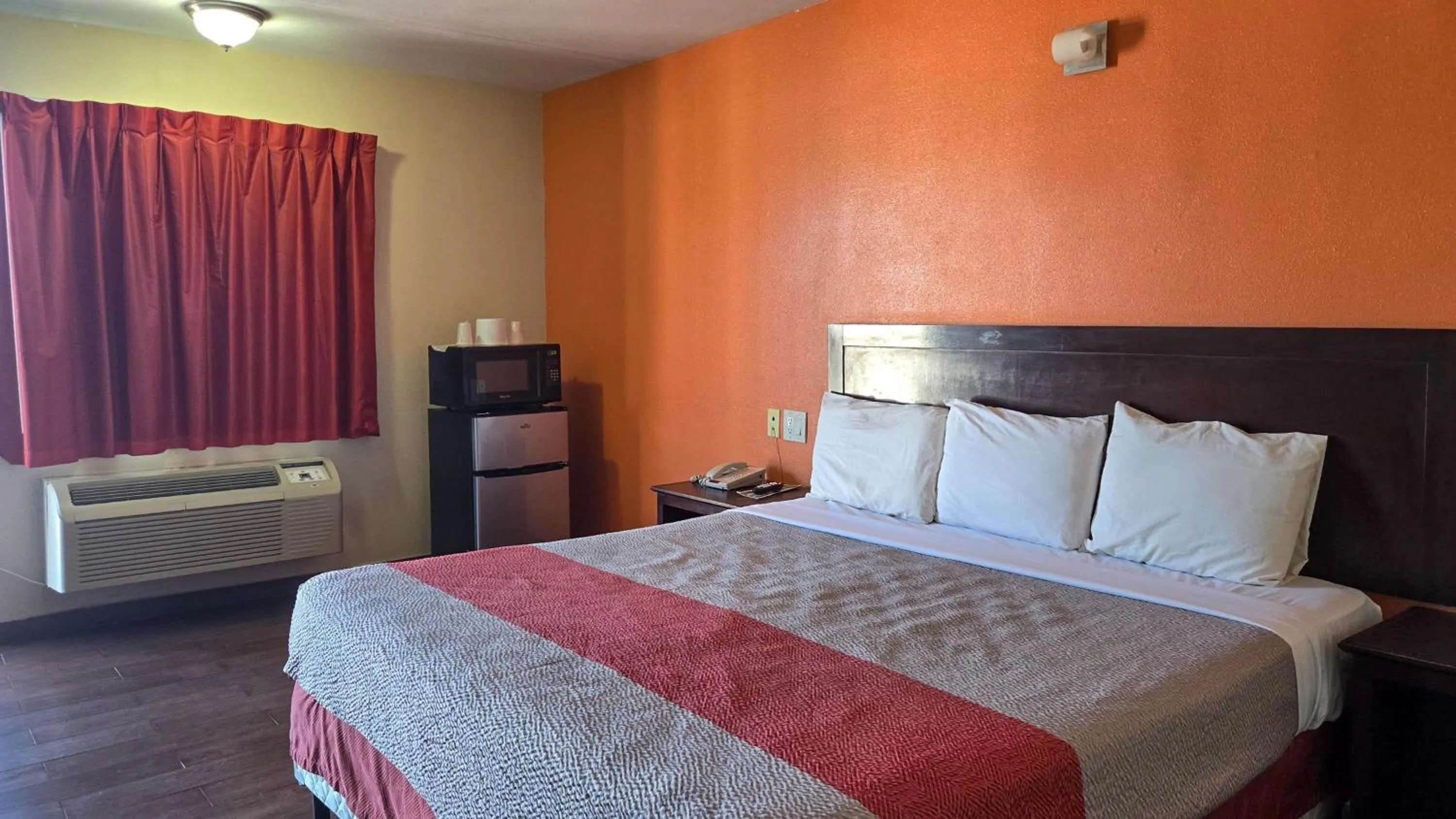 Bedroom, Bed in Motel 6-Blythe, CA - South