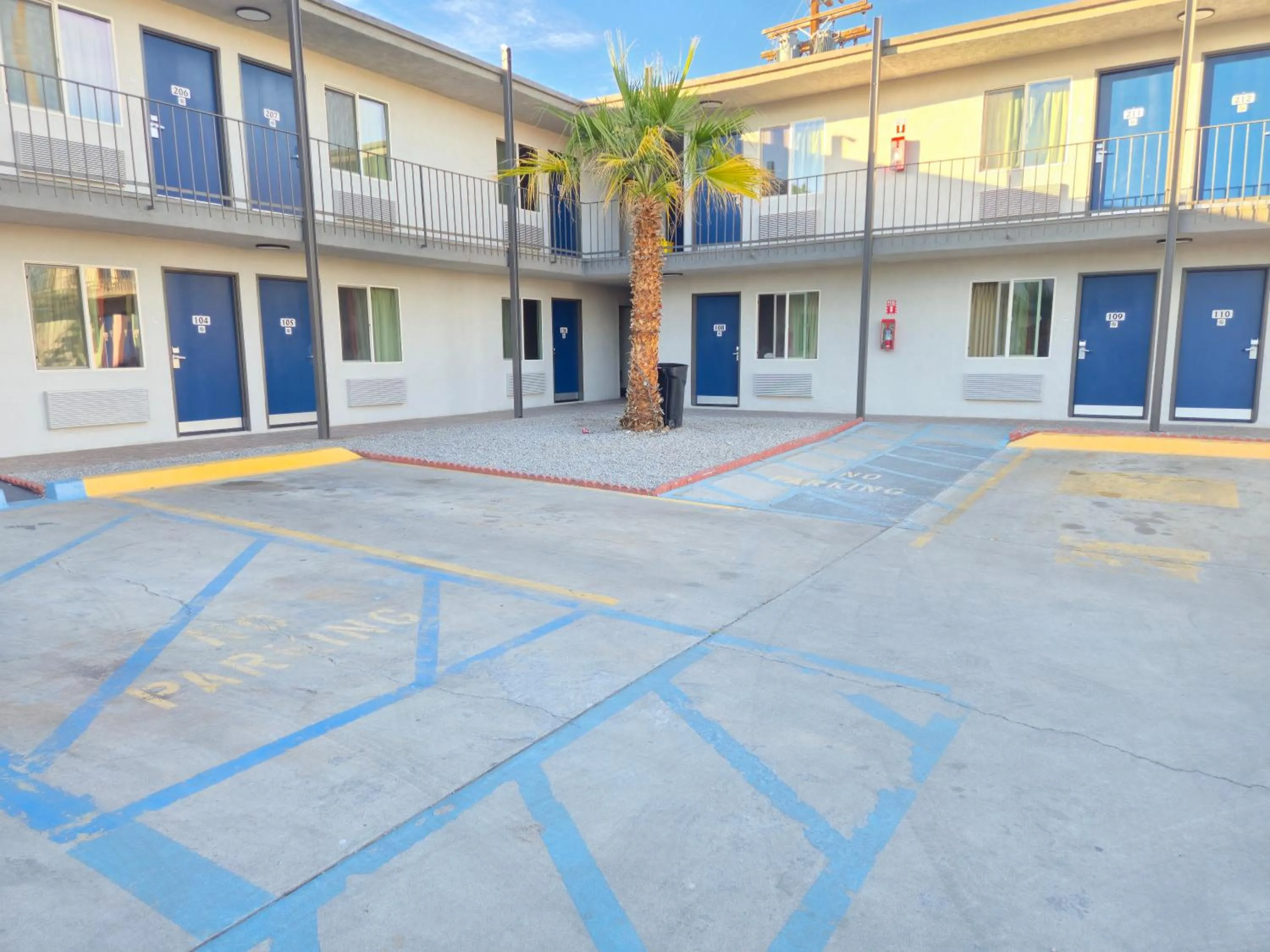 Property building in Motel 6-Blythe, CA - South