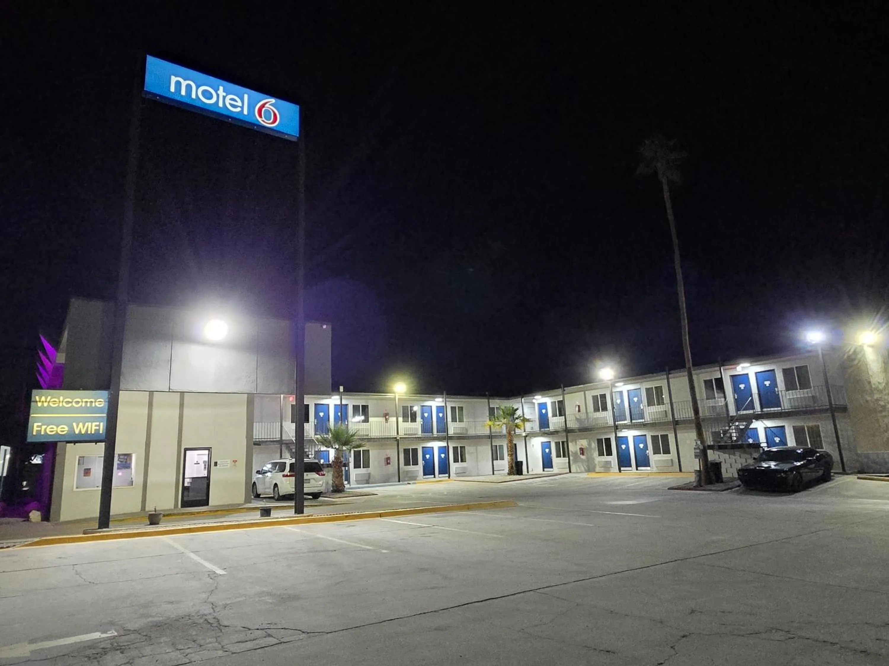 Property building in Motel 6-Blythe, CA - South