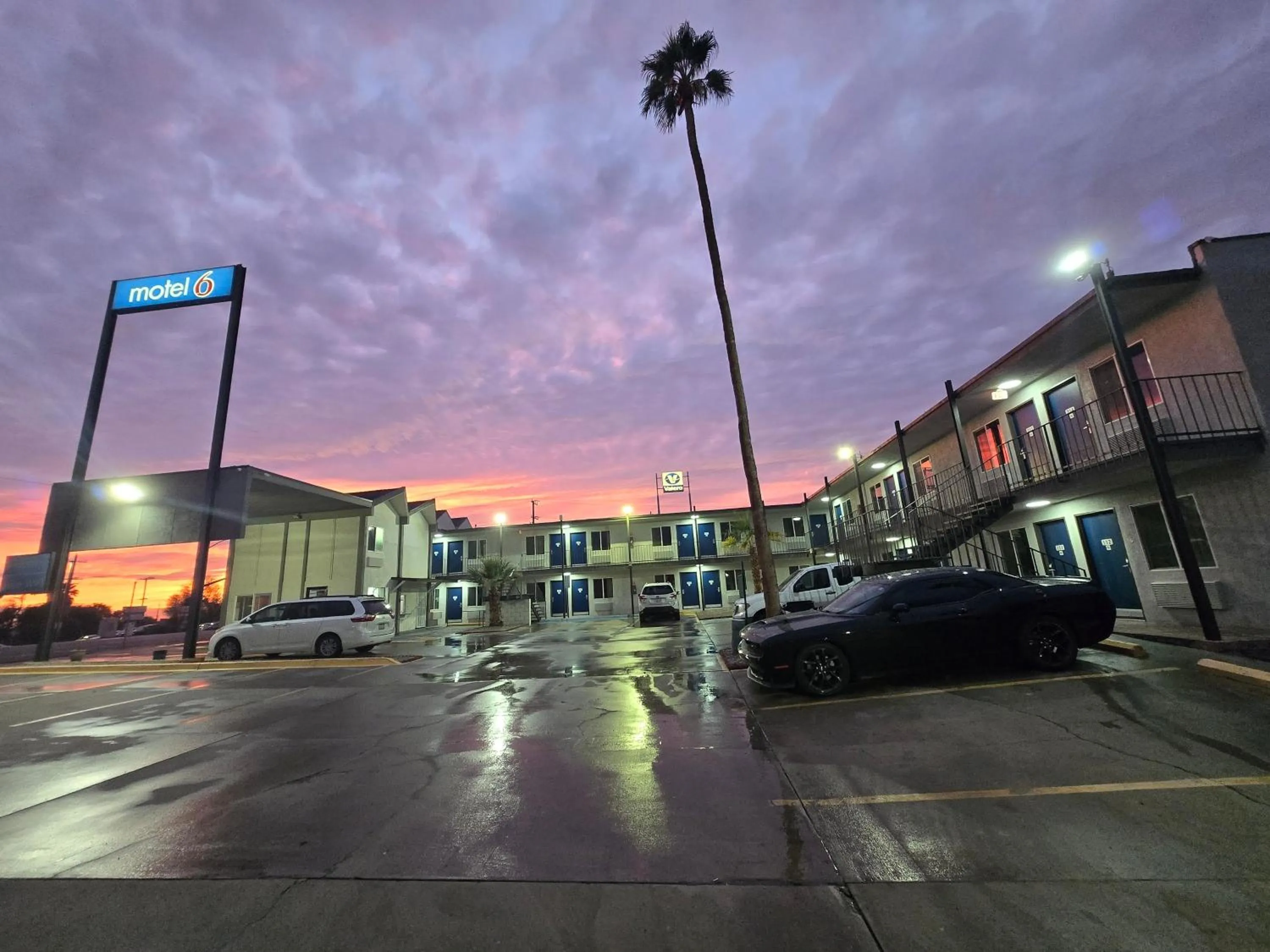 Property building in Motel 6-Blythe, CA - South