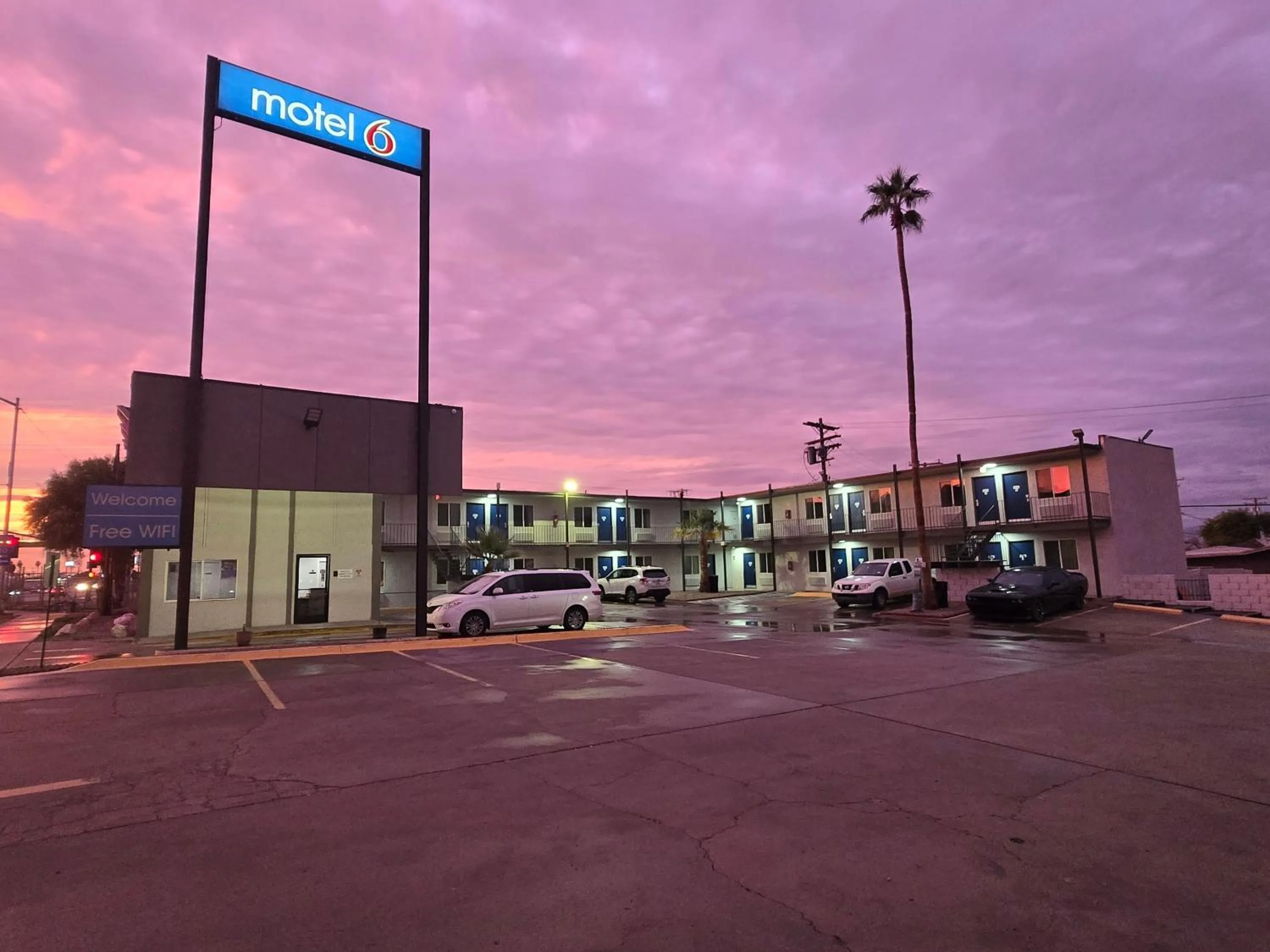 Property building in Motel 6-Blythe, CA - South