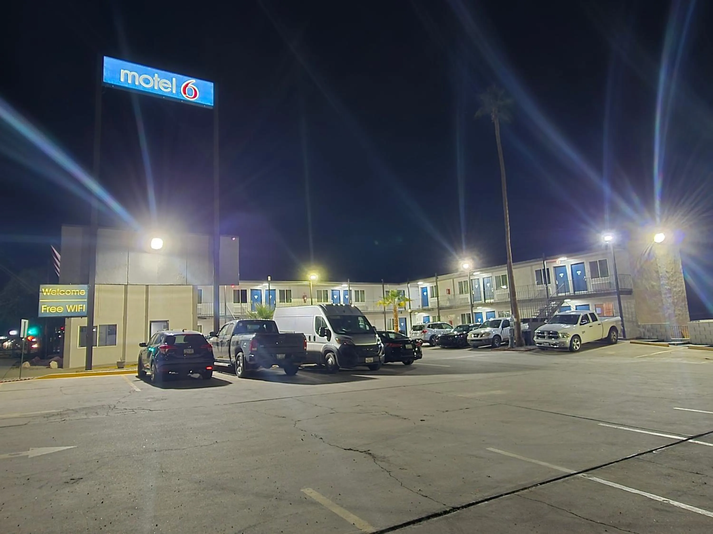 Property building in Motel 6-Blythe, CA - South