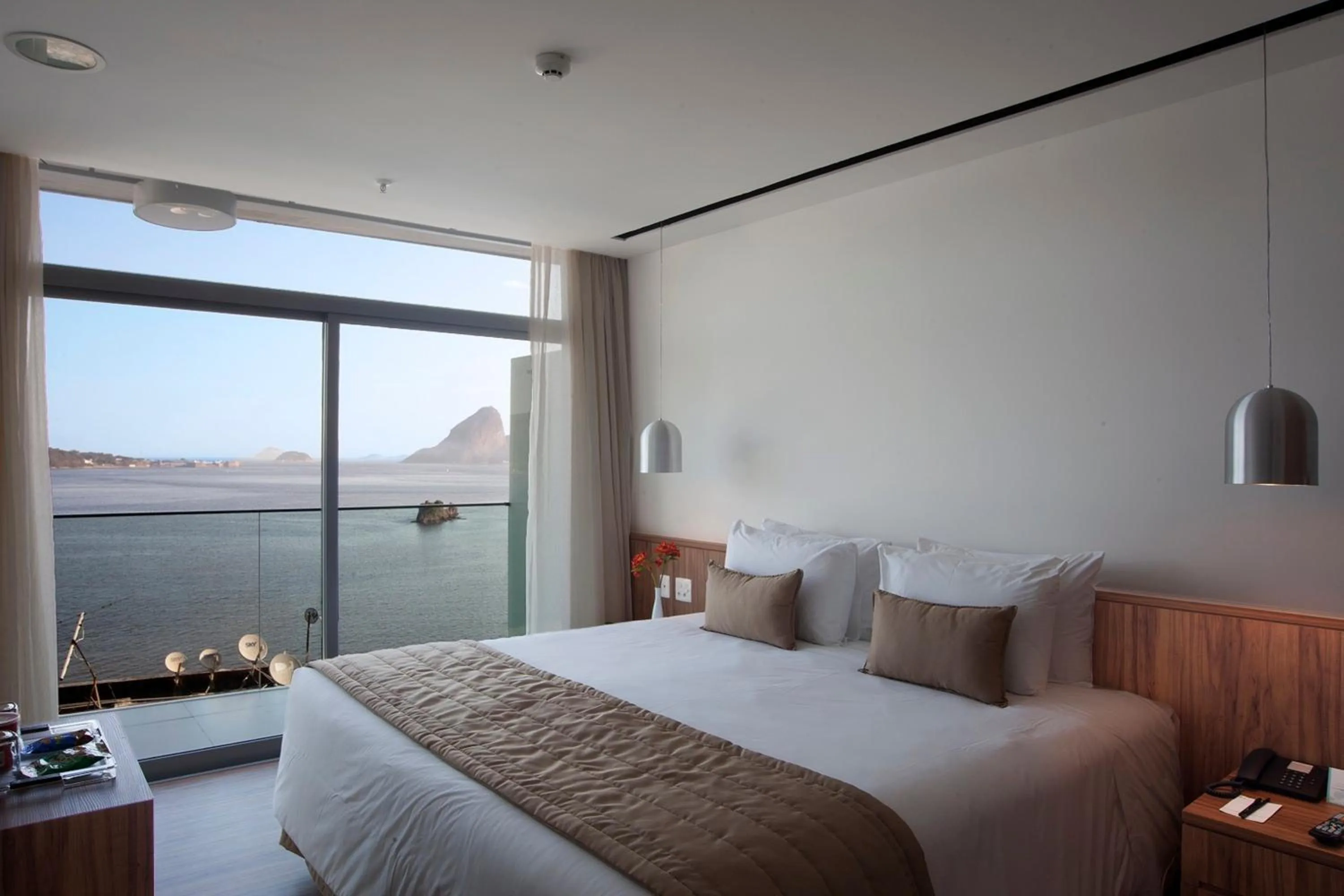 Bedroom, Bed in H Niteroi Hotel
