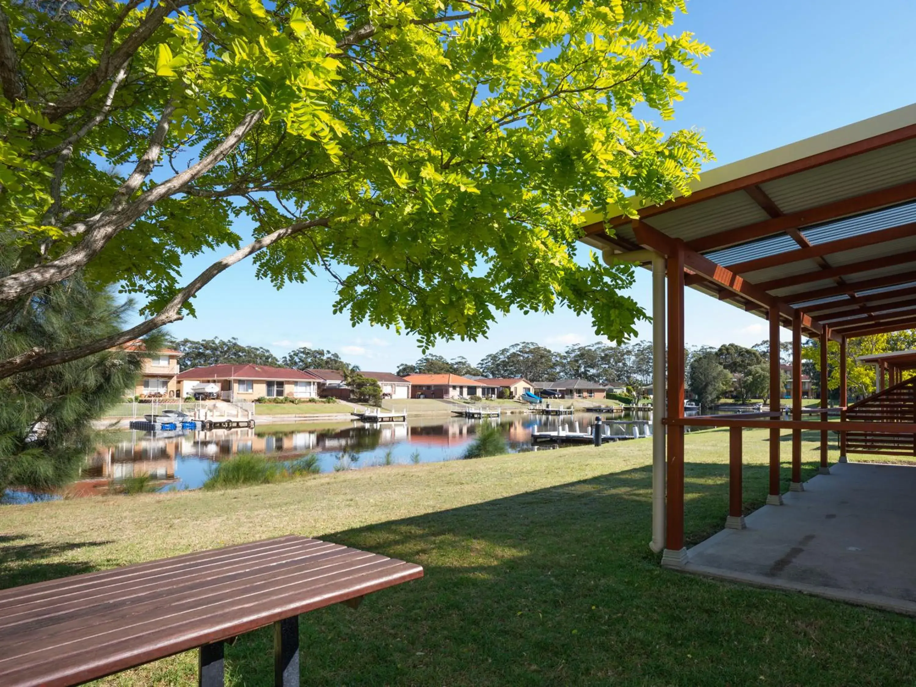 Apartment with Lake View in Mounties @ Sussex Apartment with Lake View in Mounties @ Sussex