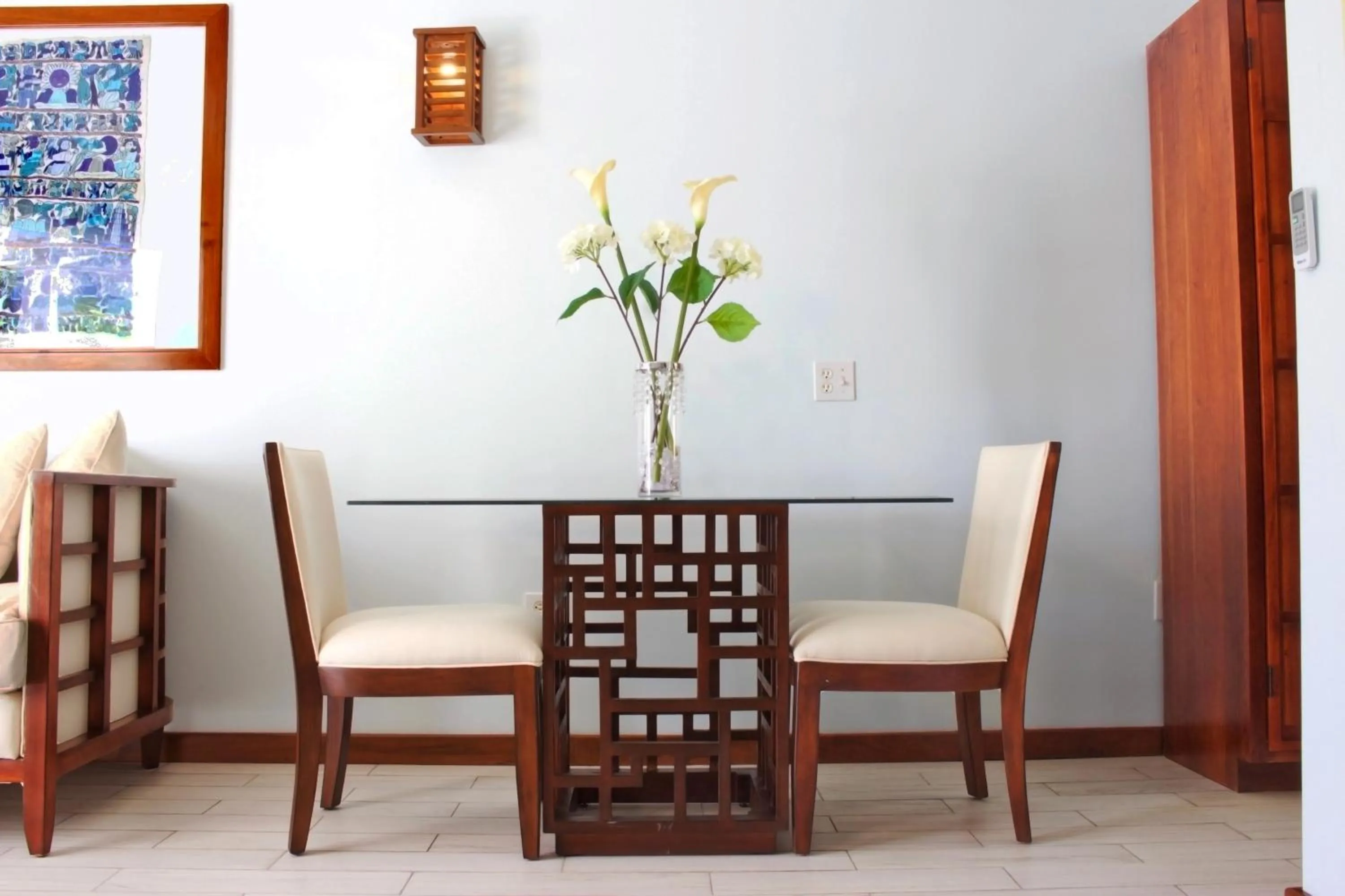 Dining area in Paradise Beach Hotel & Resort