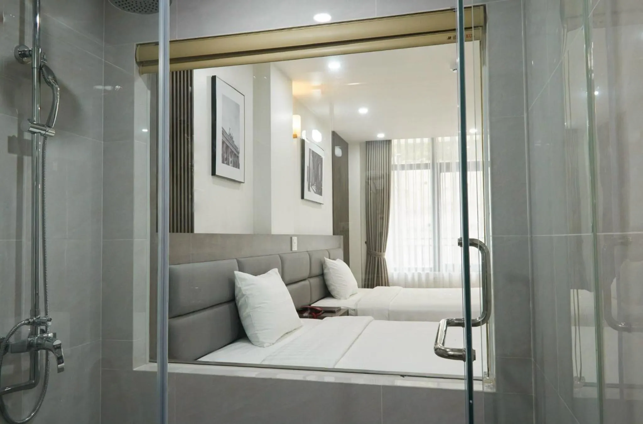 Shower, Bed in Van Nam Hotel