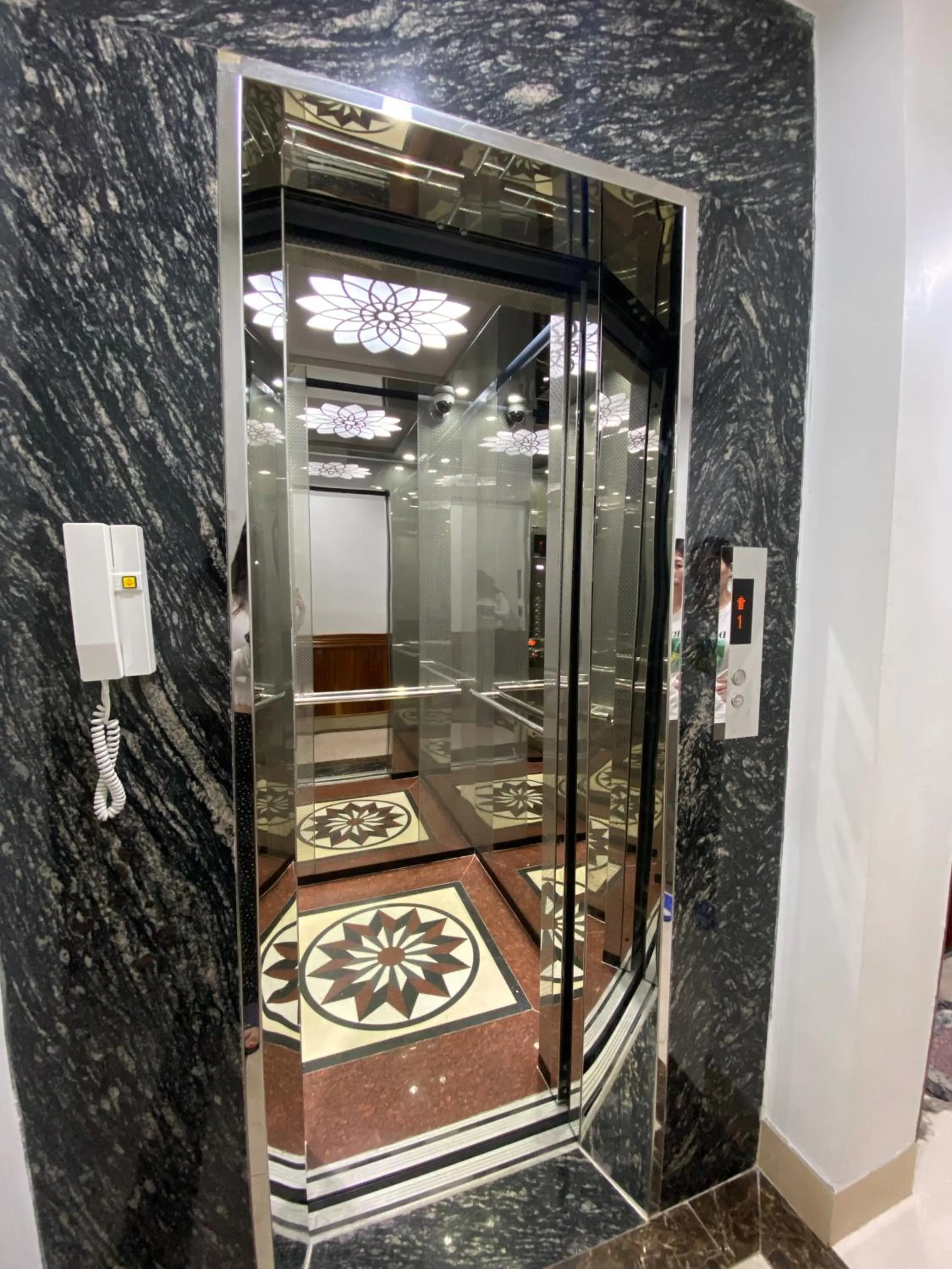 elevator in Van Nam Hotel