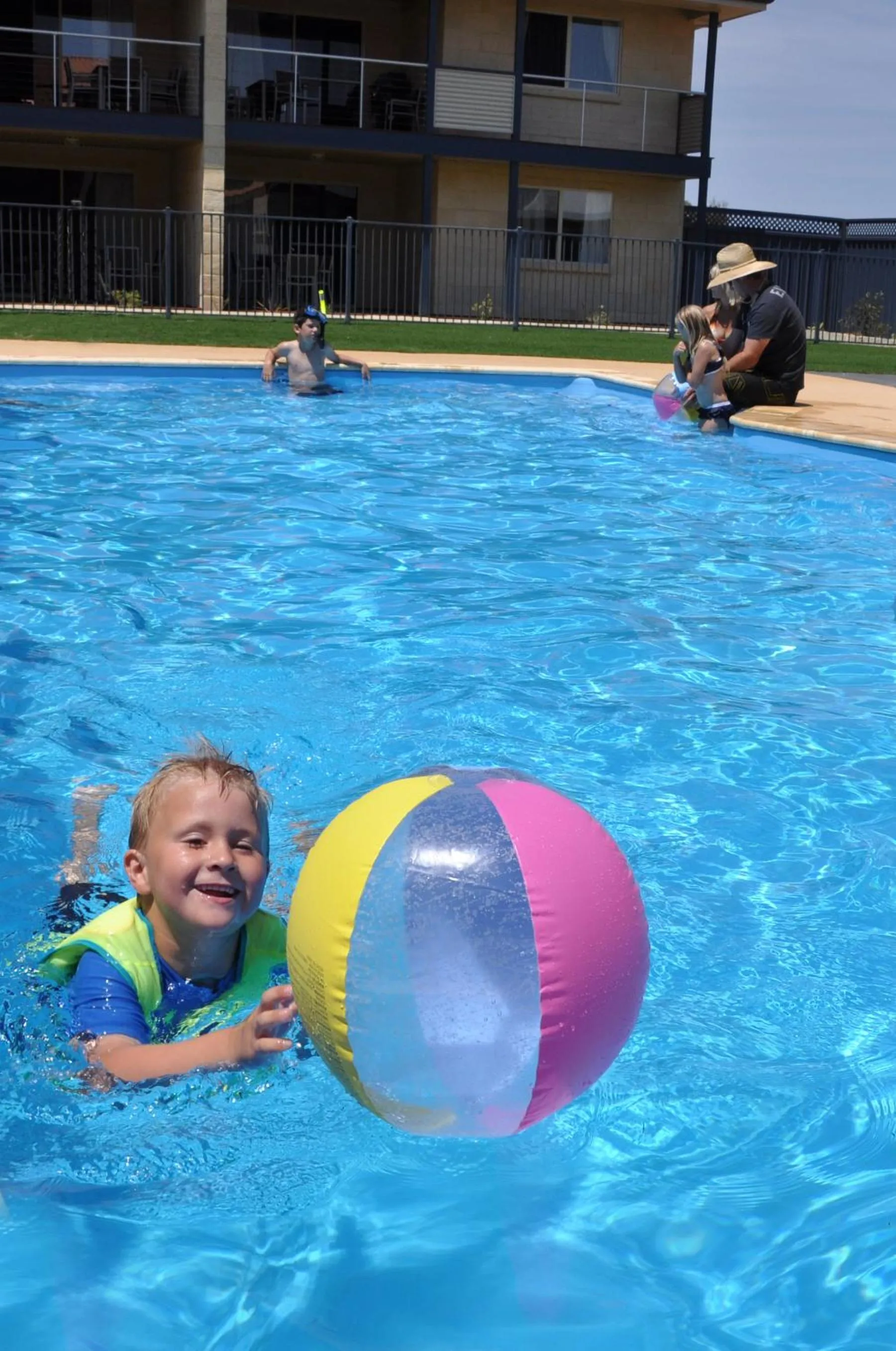 Swimming pool in Pinnacles Edge Resort