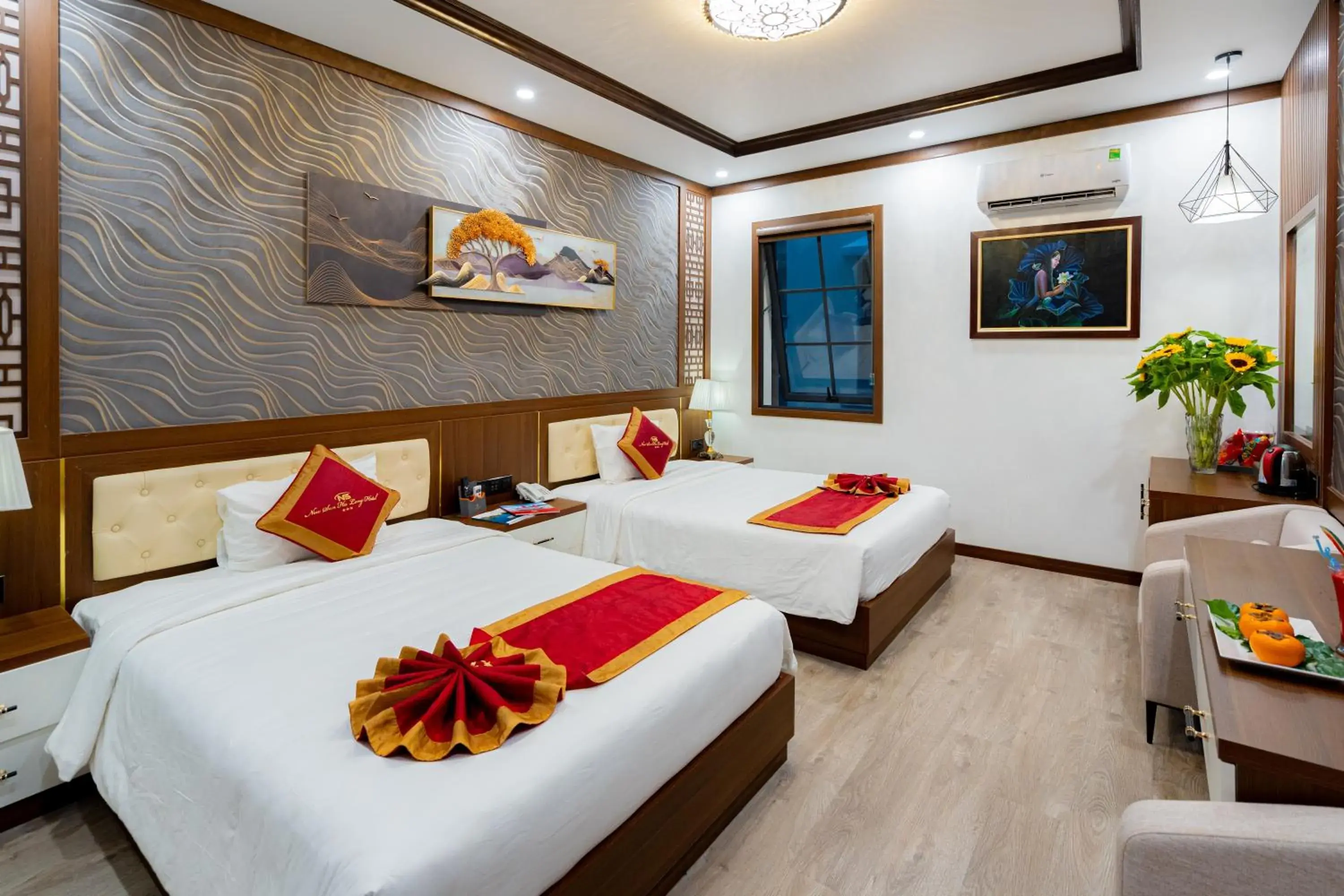 Deluxe Twin Room with Window in Sunland Halong Hotel and Restaurant Deluxe Twin Room with Window in Sunland Halong Hotel and Restaurant