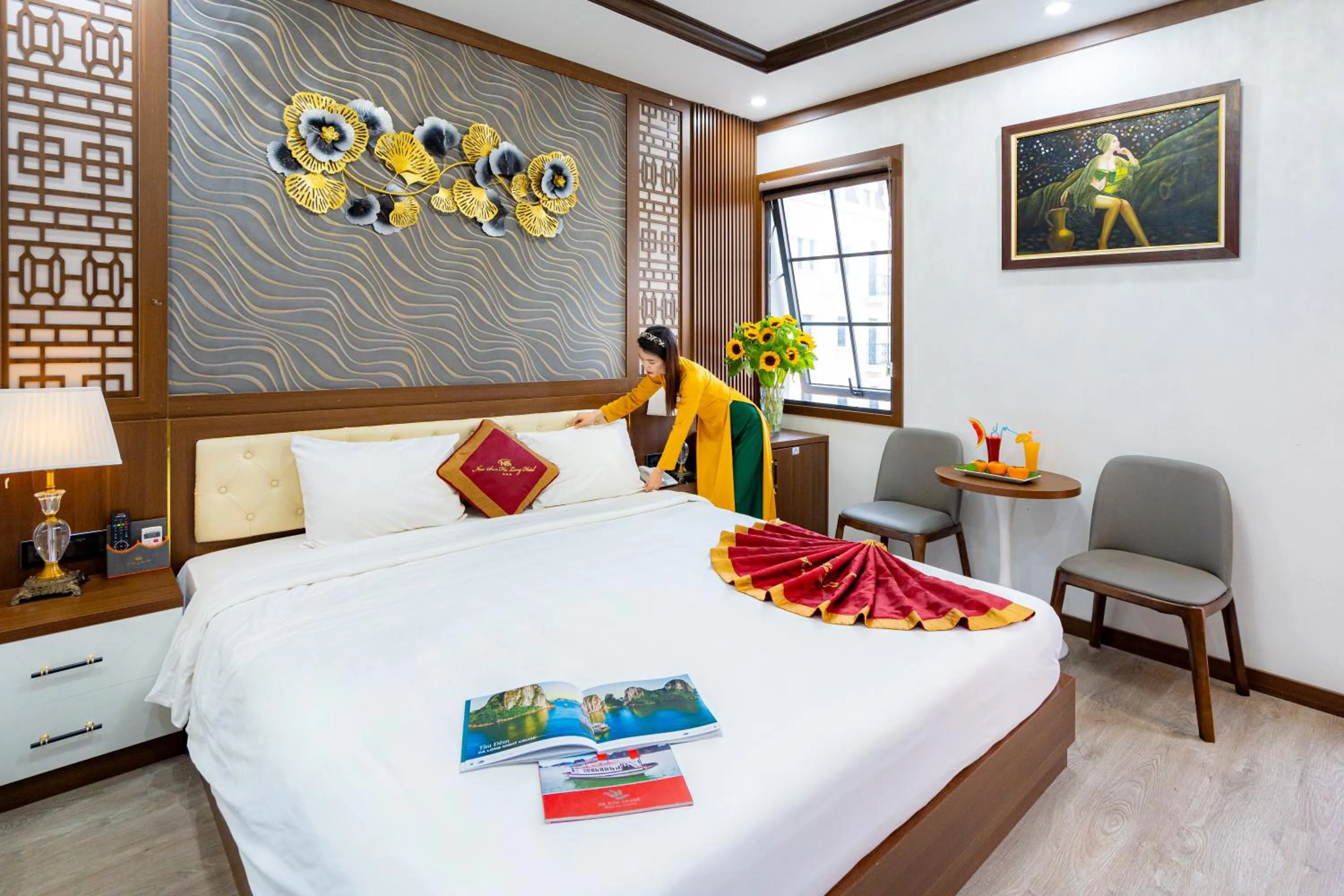 Balcony/Terrace, Bed in Sunland Halong Hotel and Restaurant