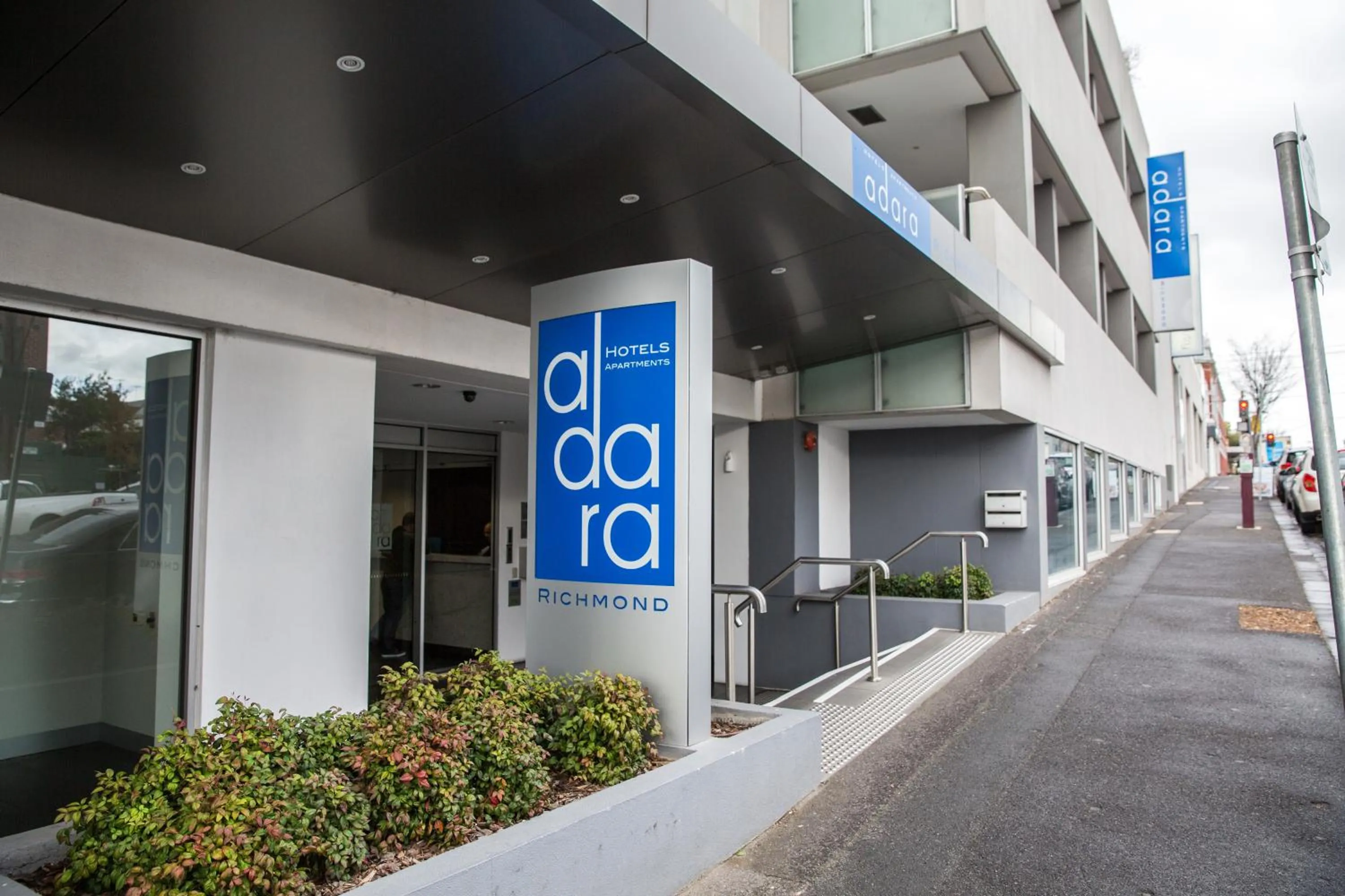 Facade/entrance in Adara Hotel Richmond