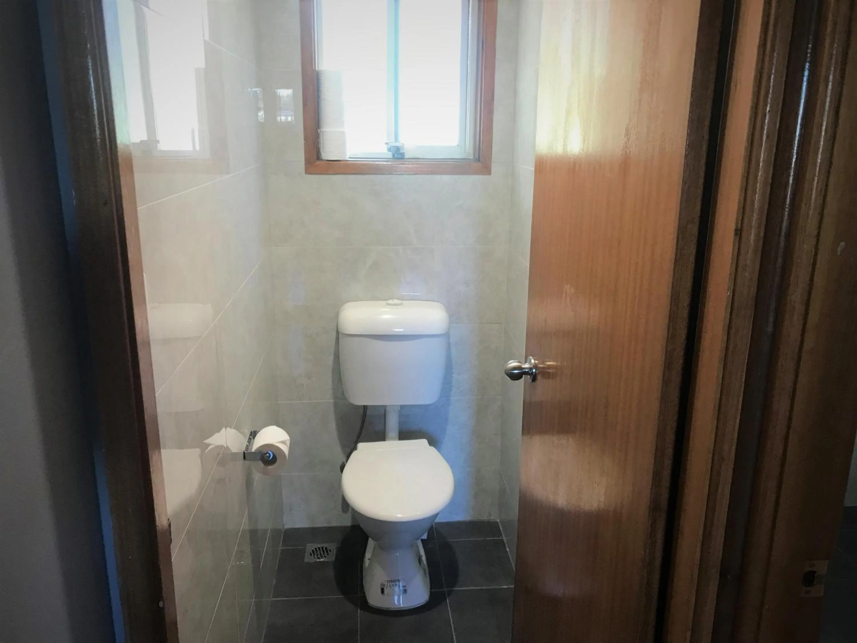 Bathroom in Toukley Motor Inn