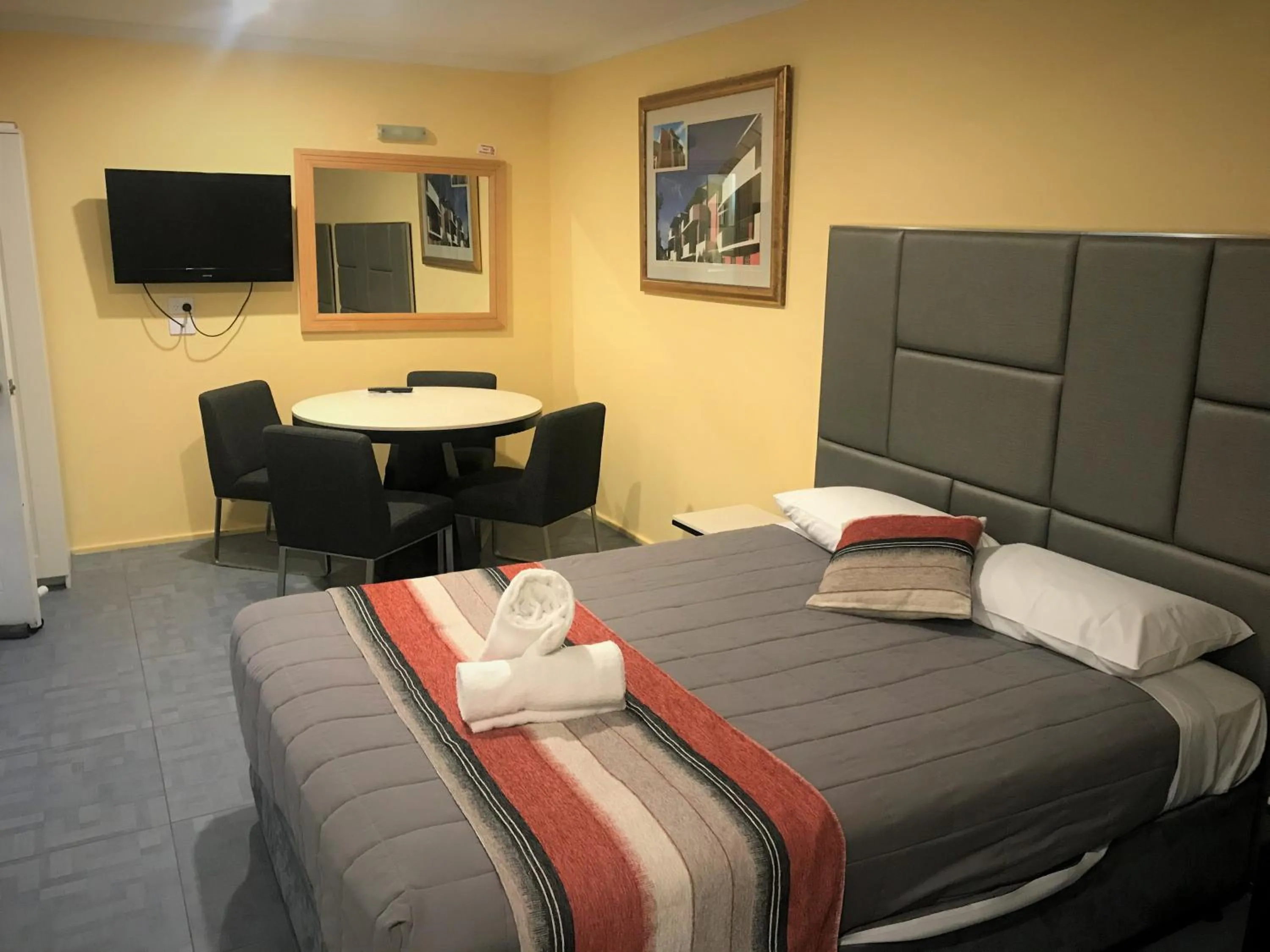 Bed in Toukley Motor Inn