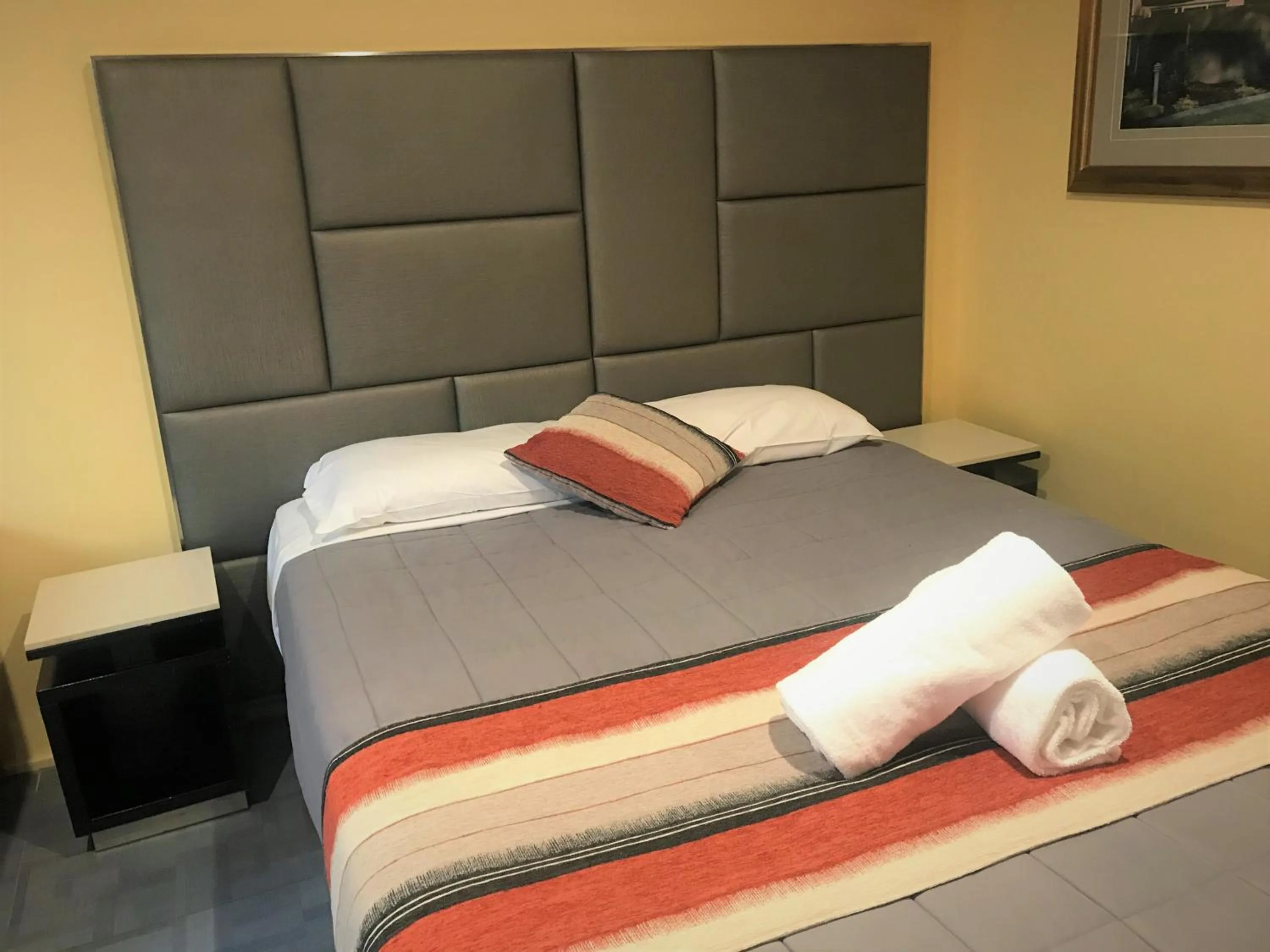 Bed in Toukley Motor Inn