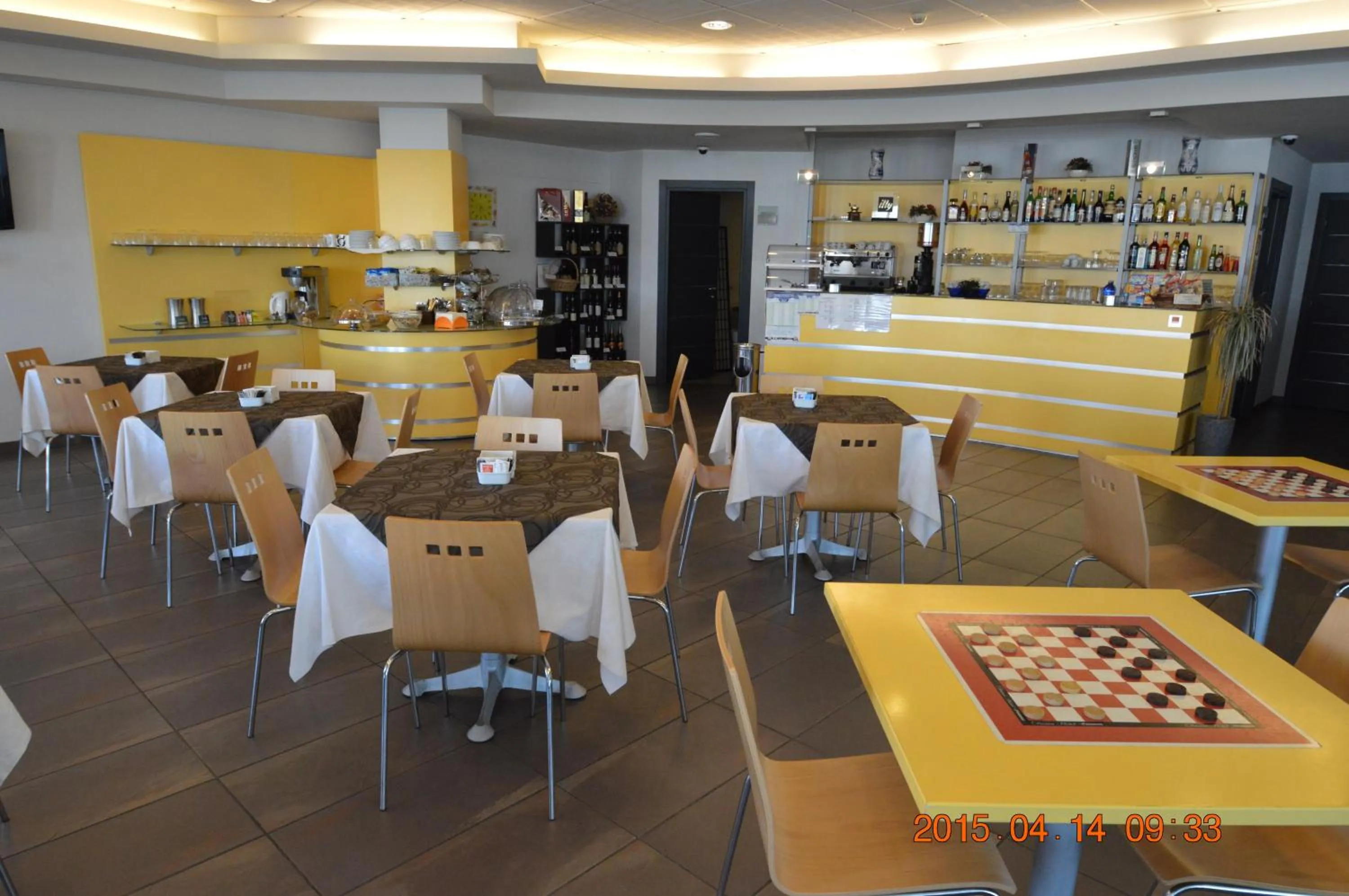 Communal lounge/ TV room in Dama Hotel