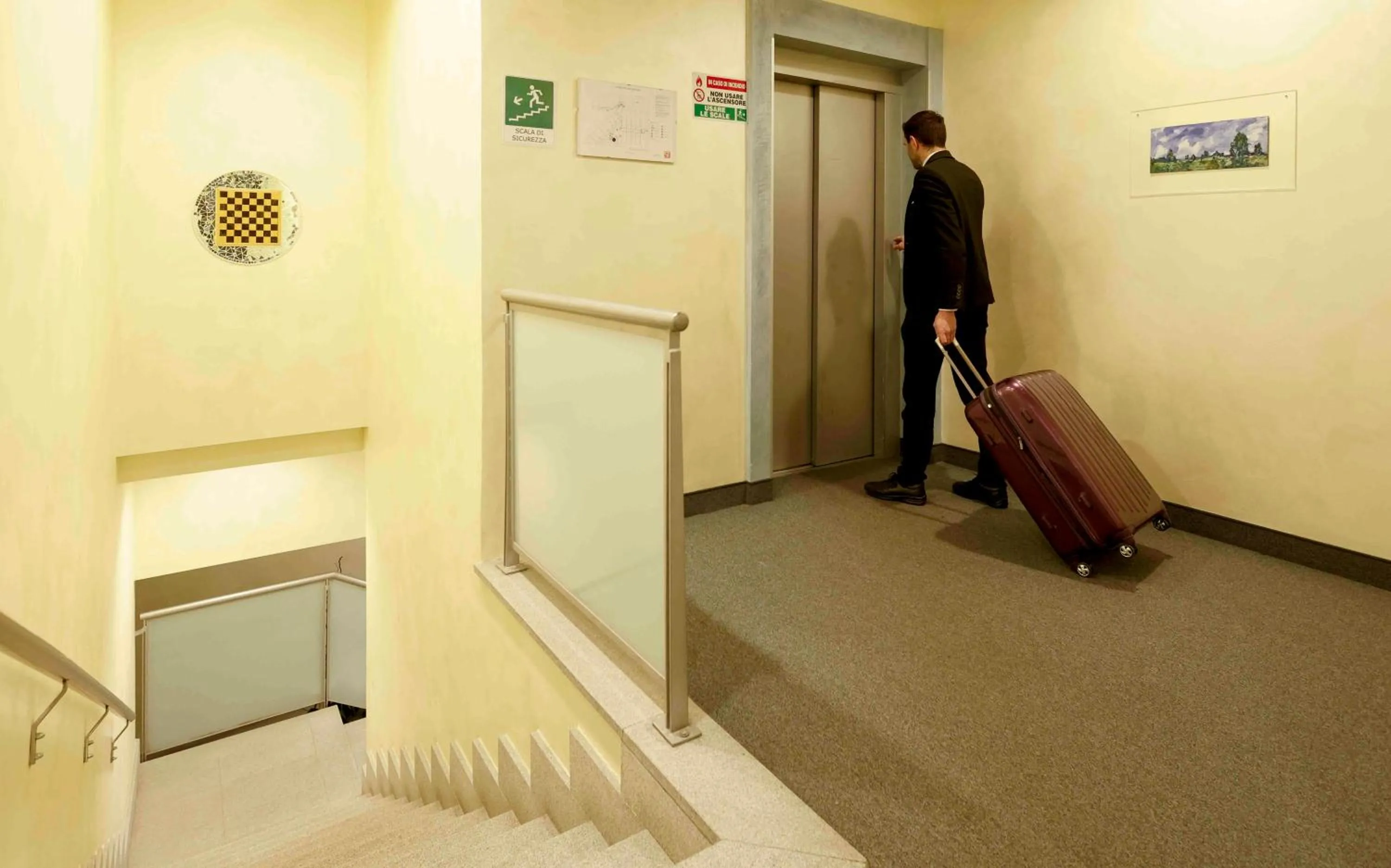 elevator in Dama Hotel