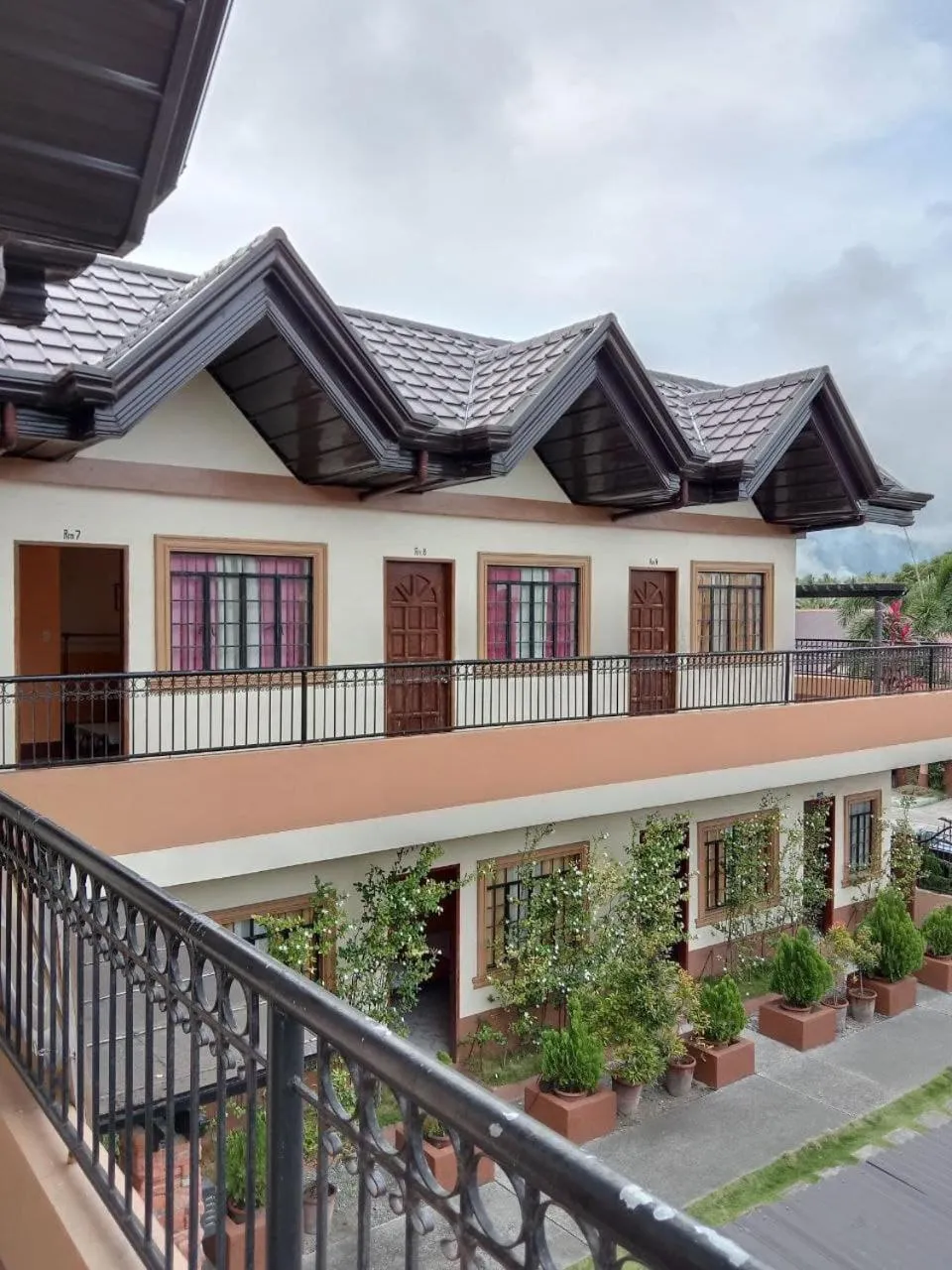 Property building in RedDoorz @ Solid Rock Guest House Baler