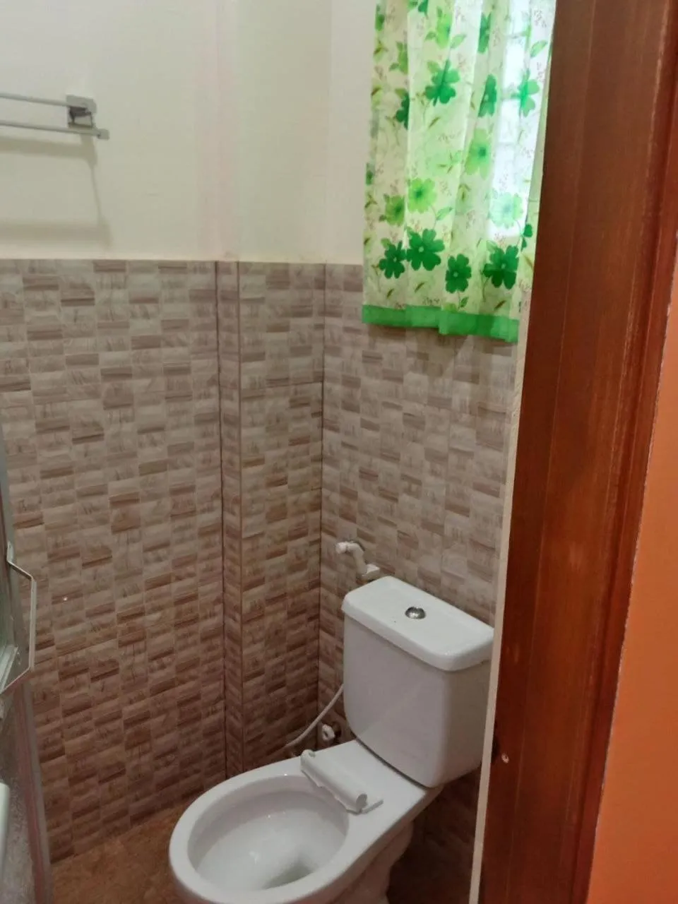 Shower in RedDoorz @ Solid Rock Guest House Baler