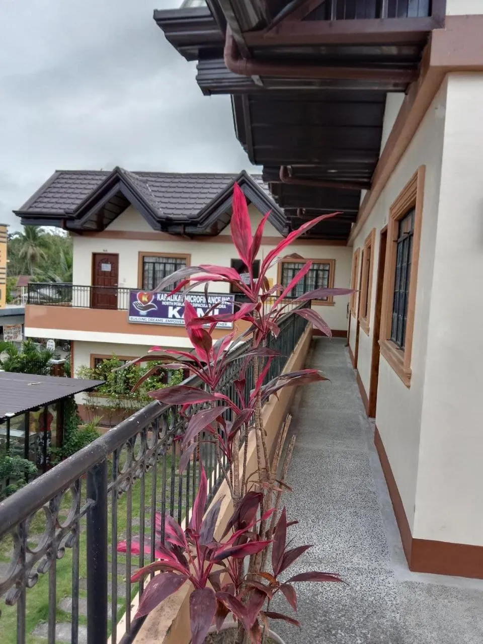 Balcony/Terrace in RedDoorz @ Solid Rock Guest House Baler