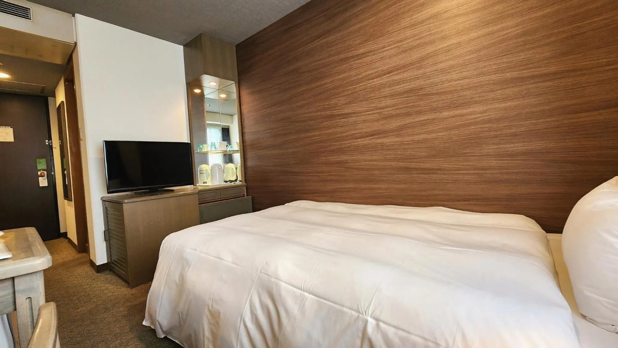 Photo of the whole room, Bed in Platon Hotel Yokkaichi