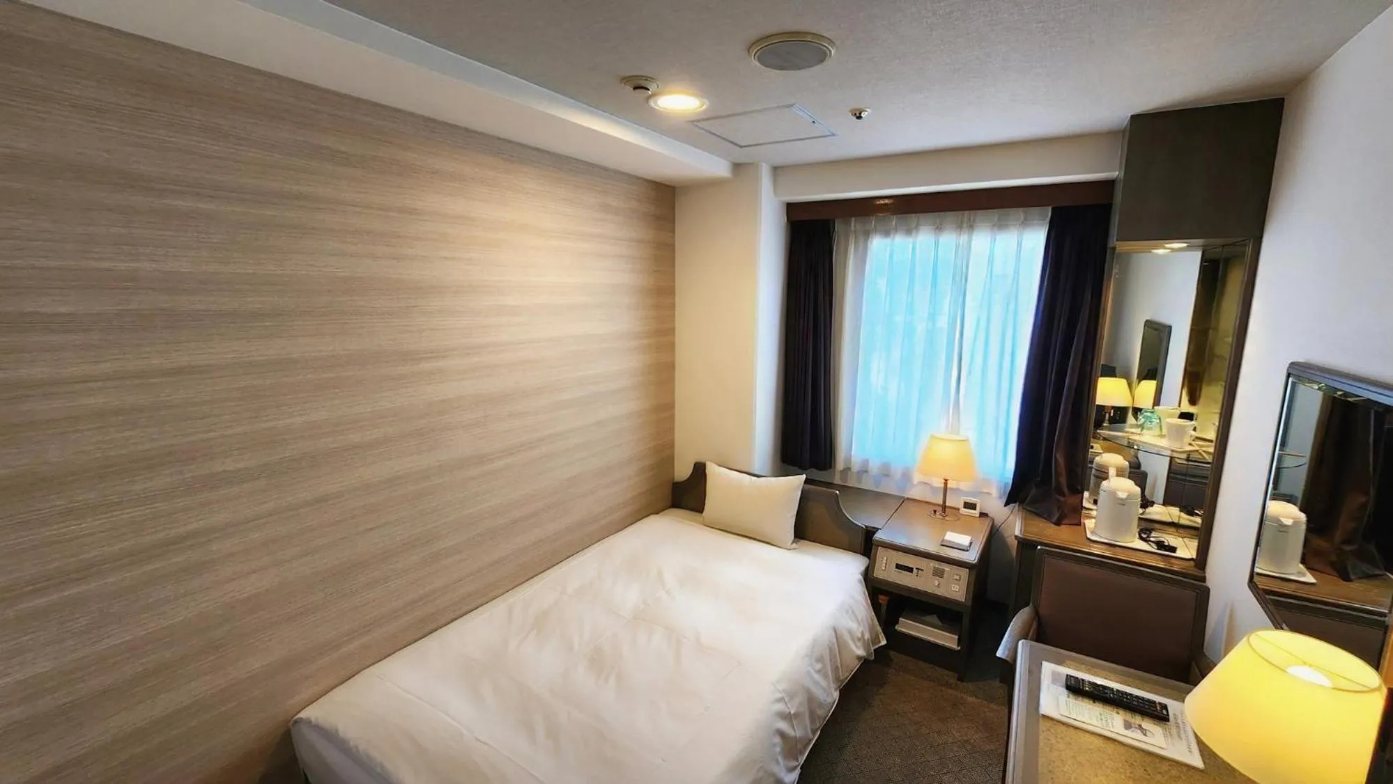 Photo of the whole room, Bed in Platon Hotel Yokkaichi