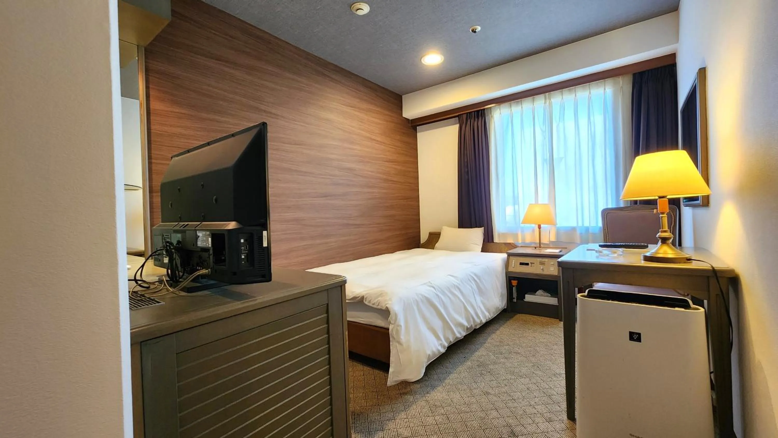 Photo of the whole room, Bed in Platon Hotel Yokkaichi