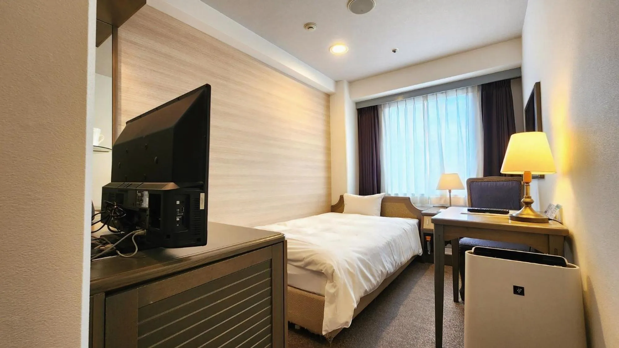 Photo of the whole room, Bed in Platon Hotel Yokkaichi