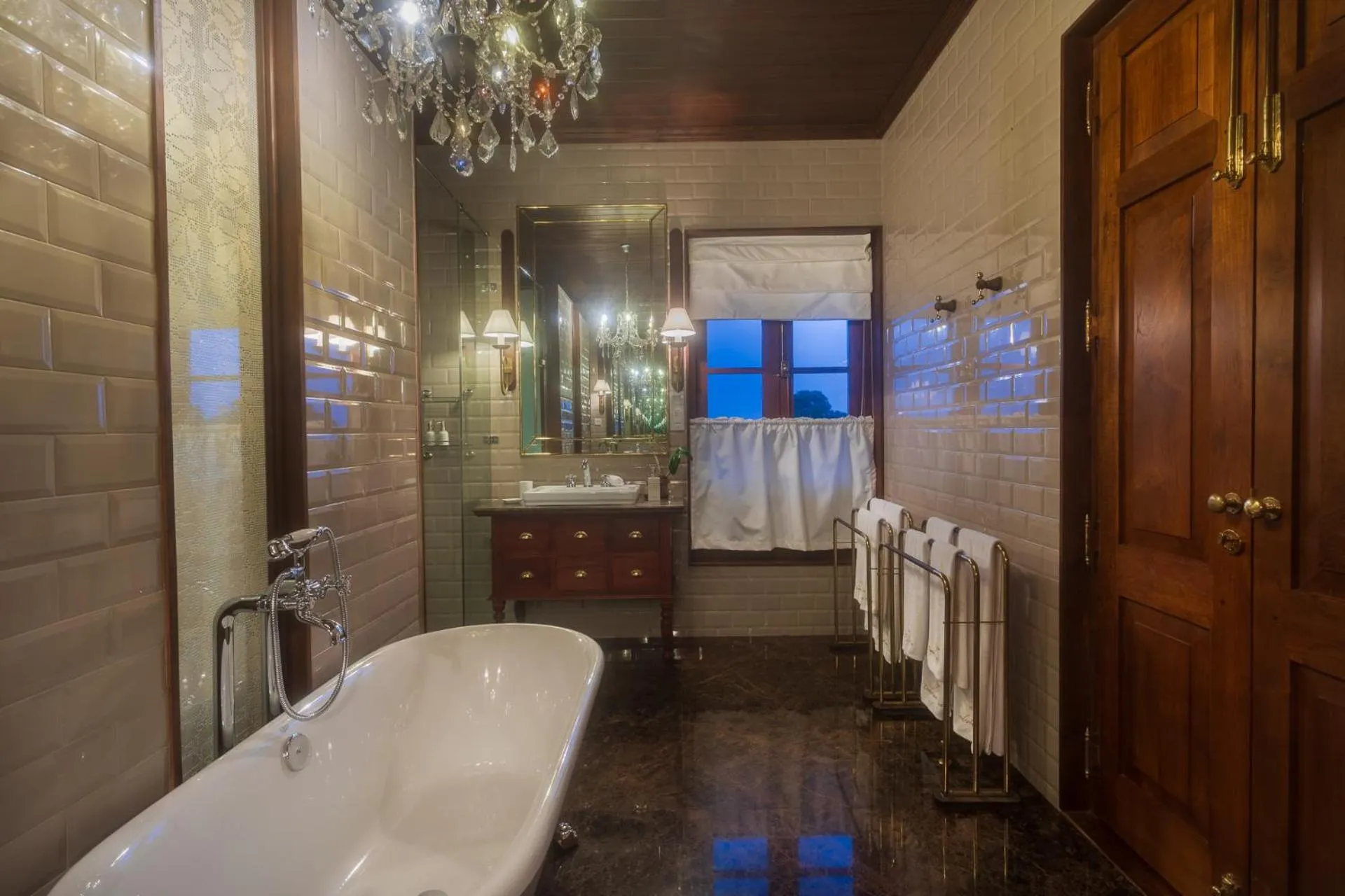 Shower in Kandy Dendrobium House