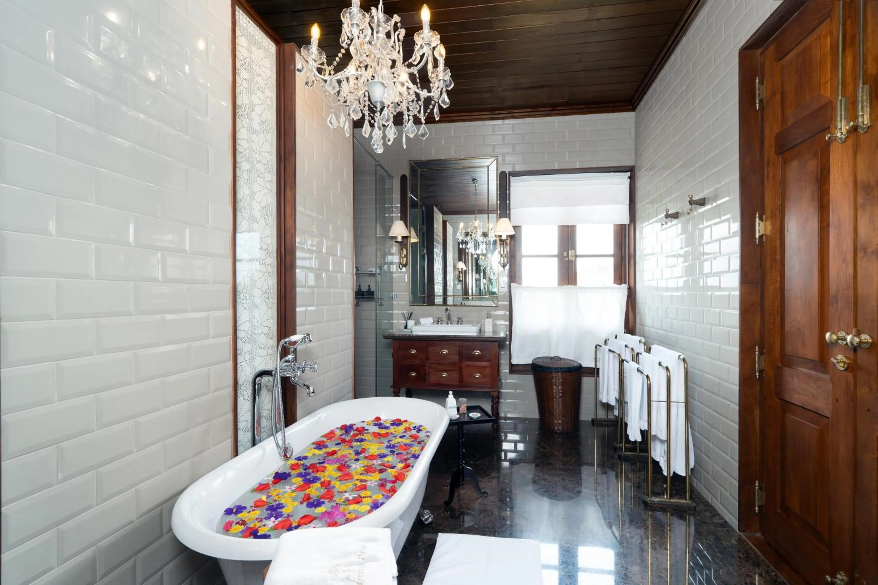 Bathroom in Kandy Dendrobium House