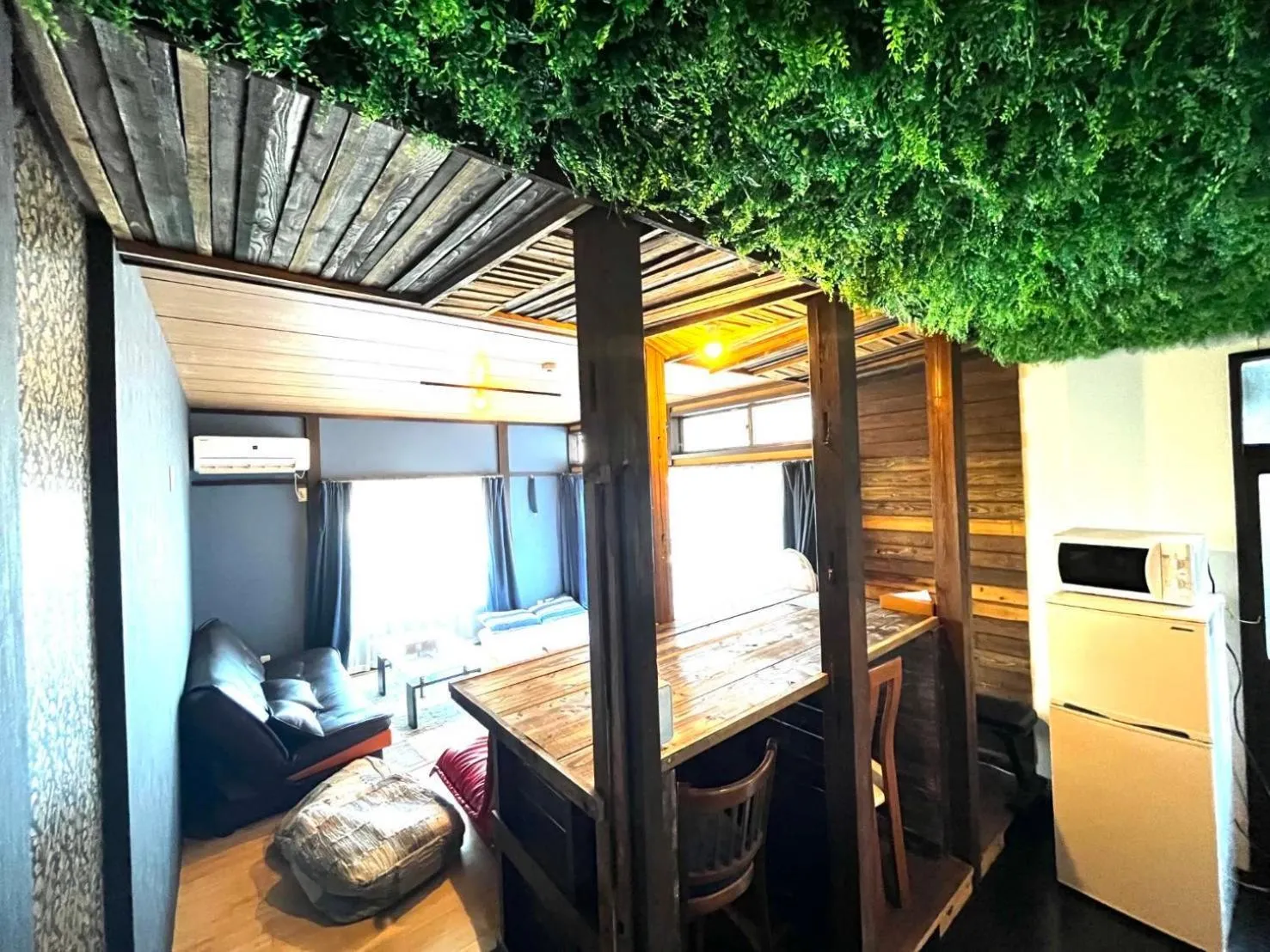 Living room, Bed in Drive in Ichinomiya motel