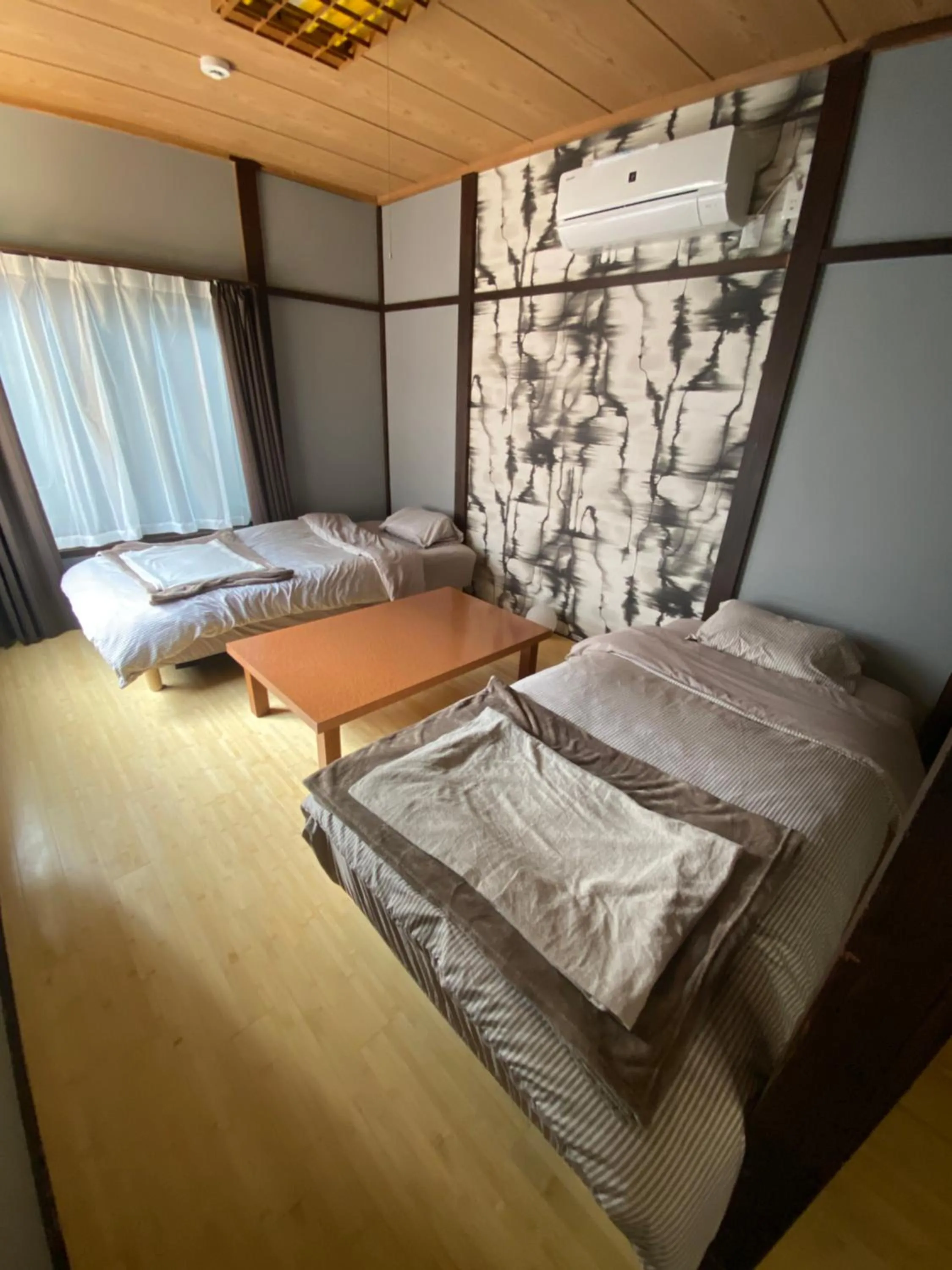 Bedroom, Bed in Drive in Ichinomiya motel