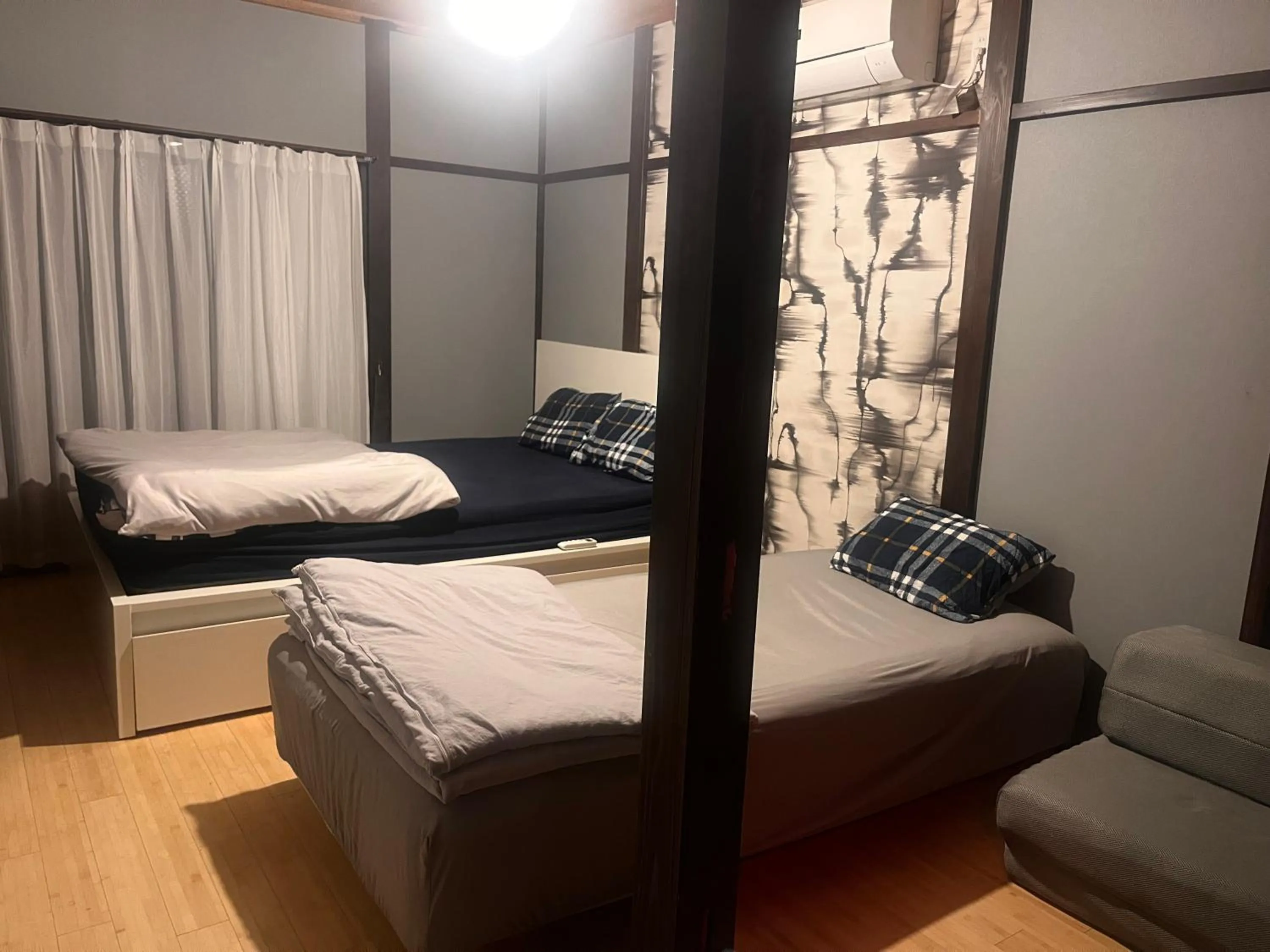 Bedroom, Bed in Drive in Ichinomiya motel