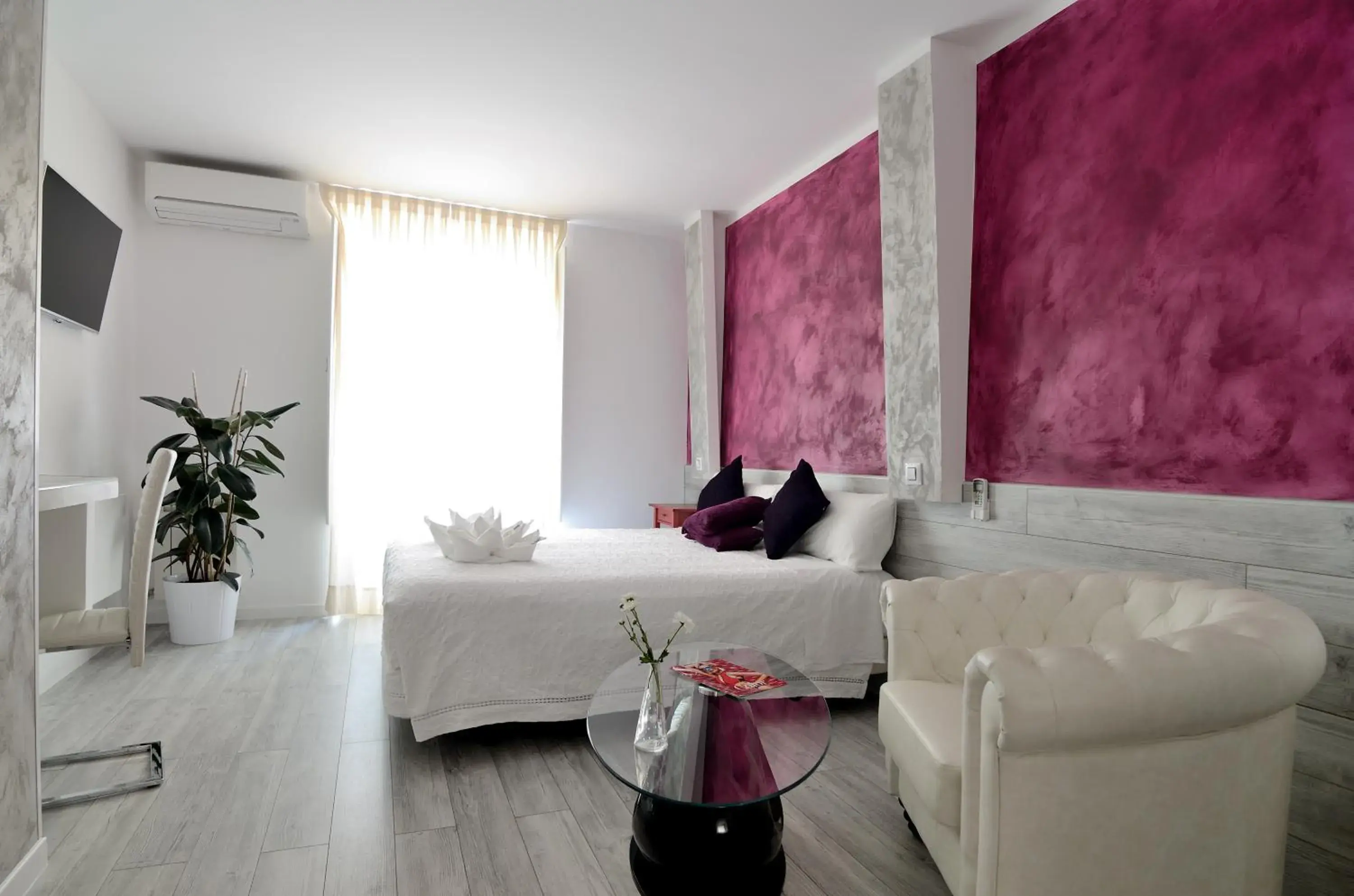 Superior Double Room in Hostal Alexis Madrid Superior Double Room in Hostal Alexis Madrid