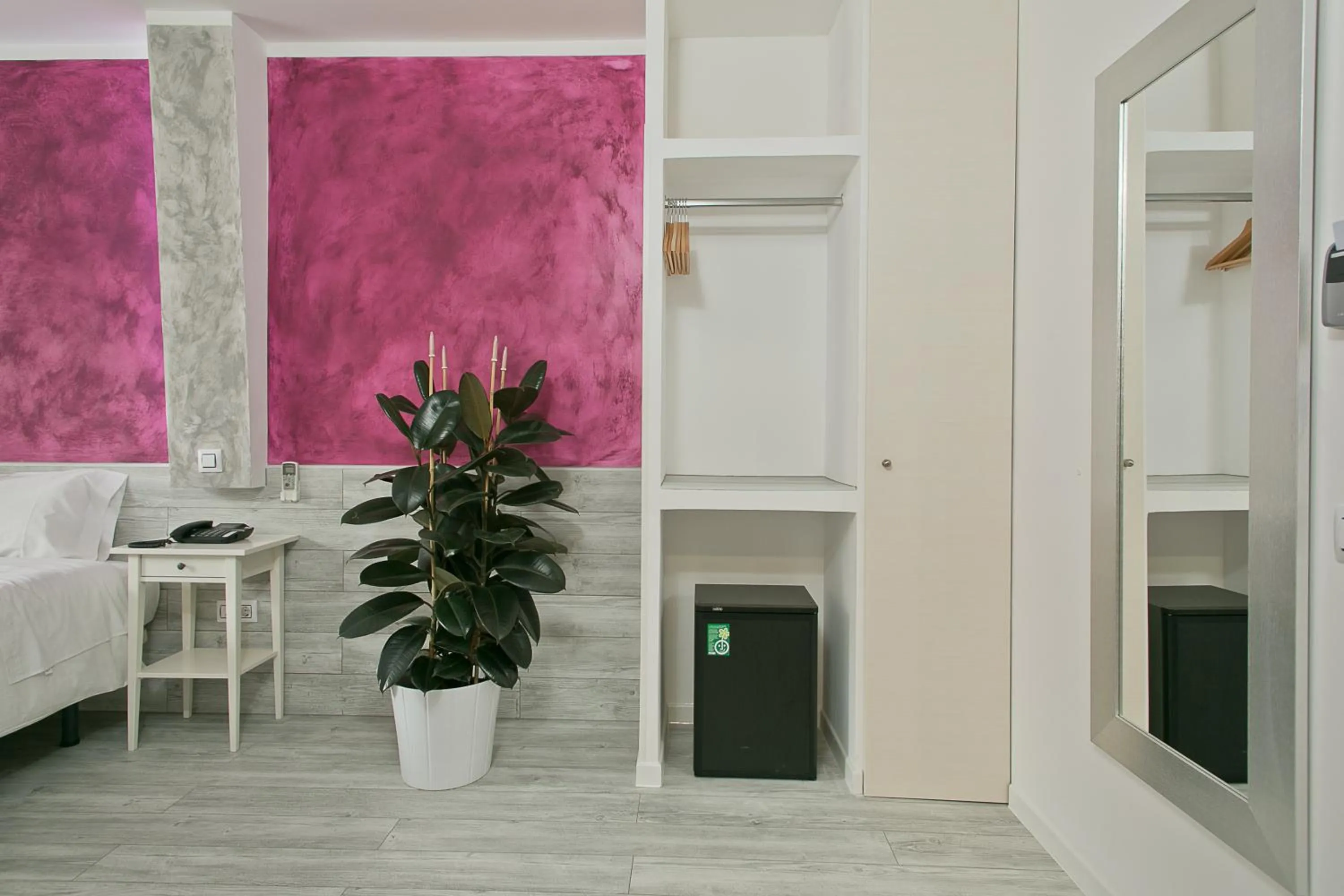 Decorative detail in Hostal Alexis Madrid