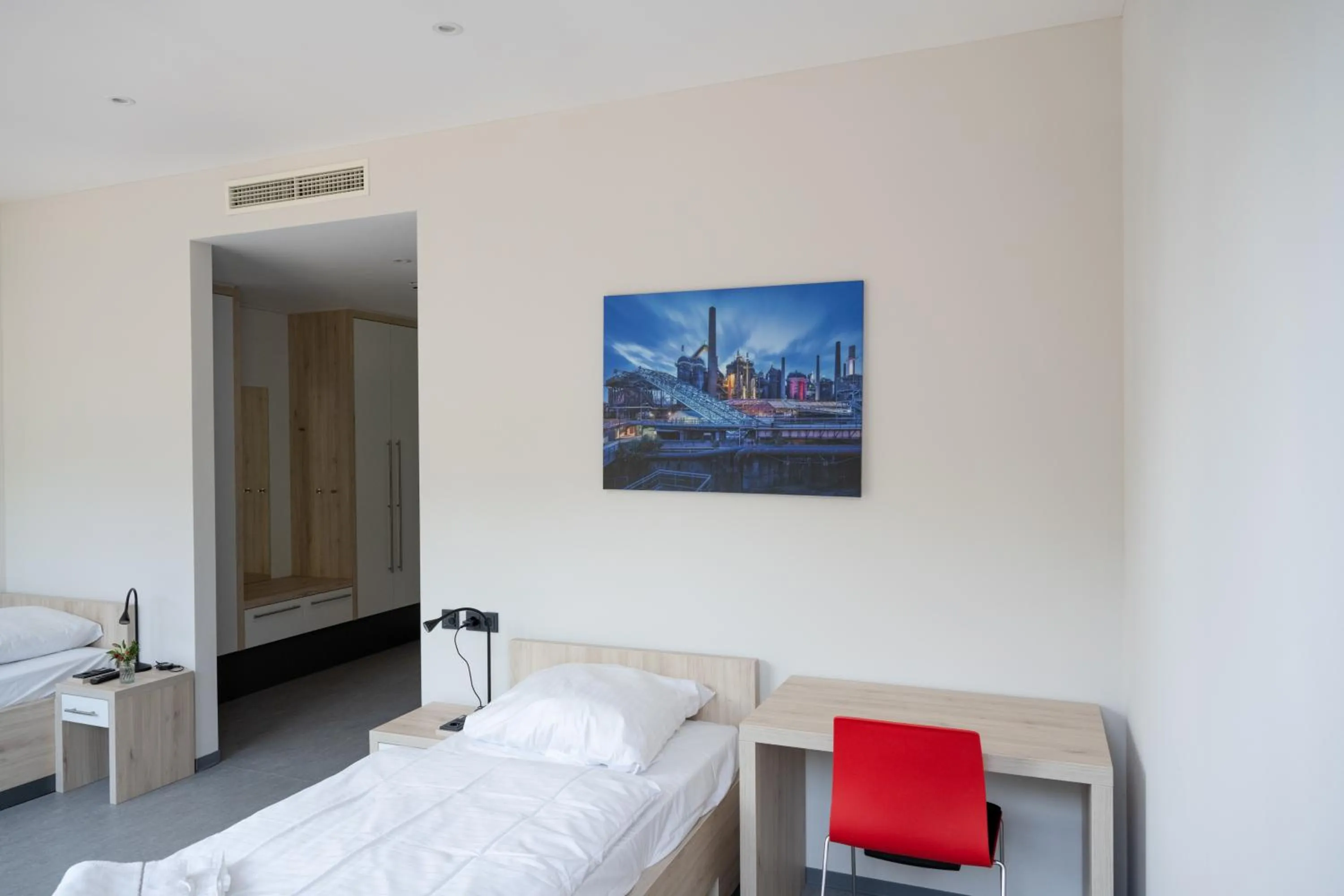 Bedroom, Bed in Hermann Neuberger Sportschule