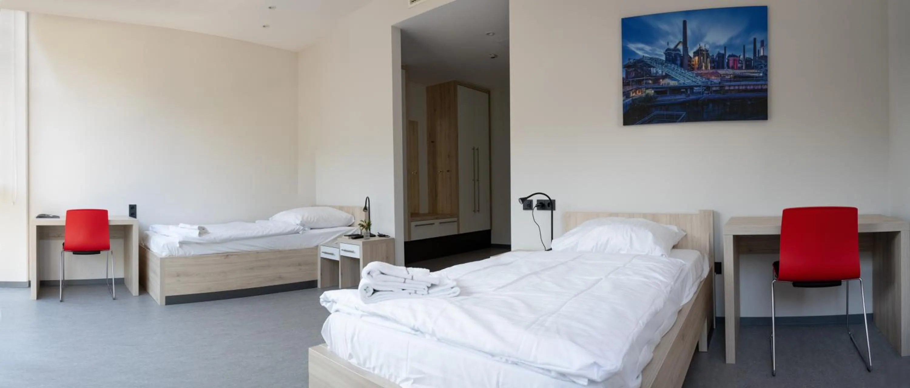 Bedroom, Bed in Hermann Neuberger Sportschule