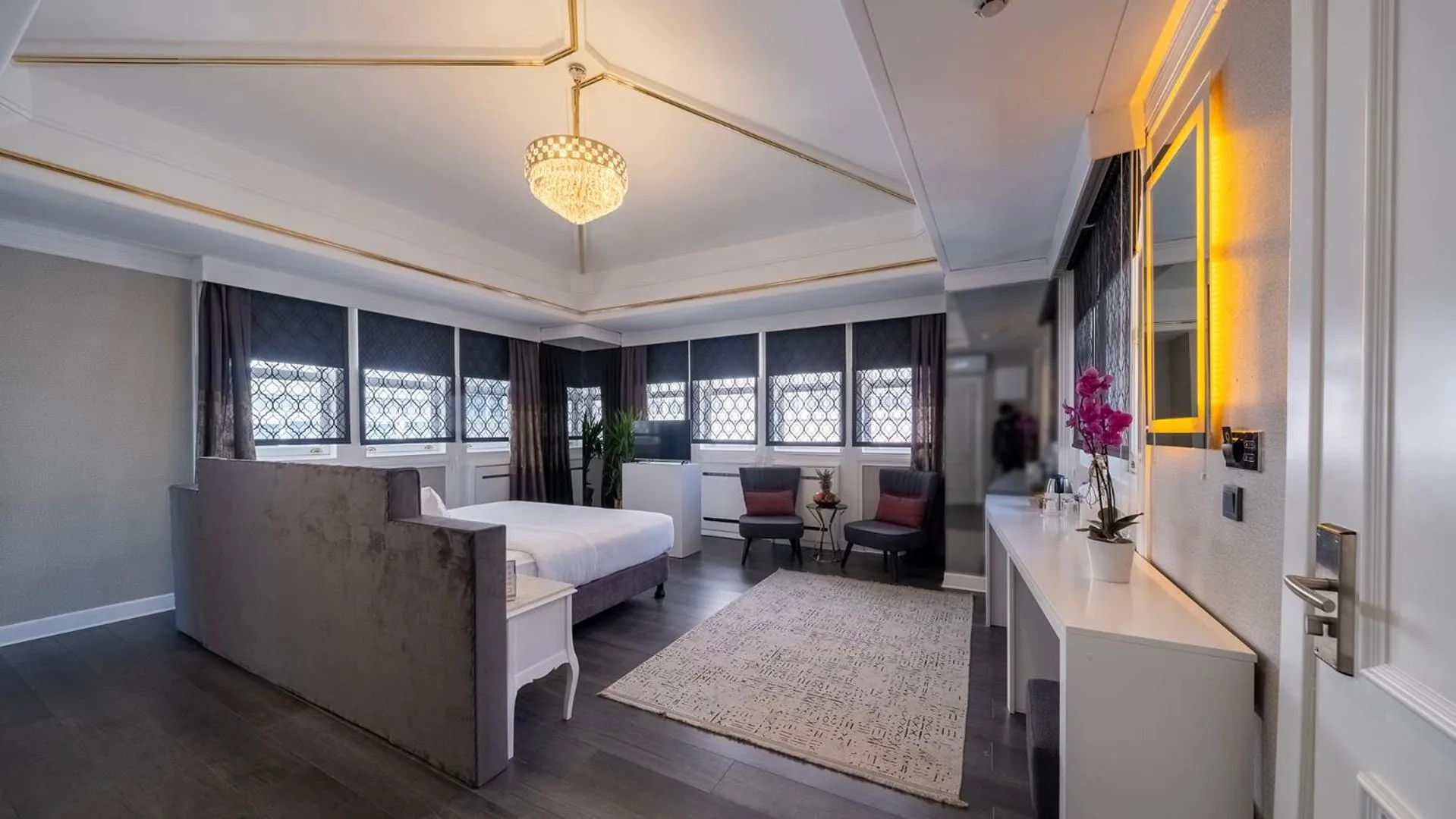 Seating area, Bed in Loop Hotel Bosphorus İstanbul