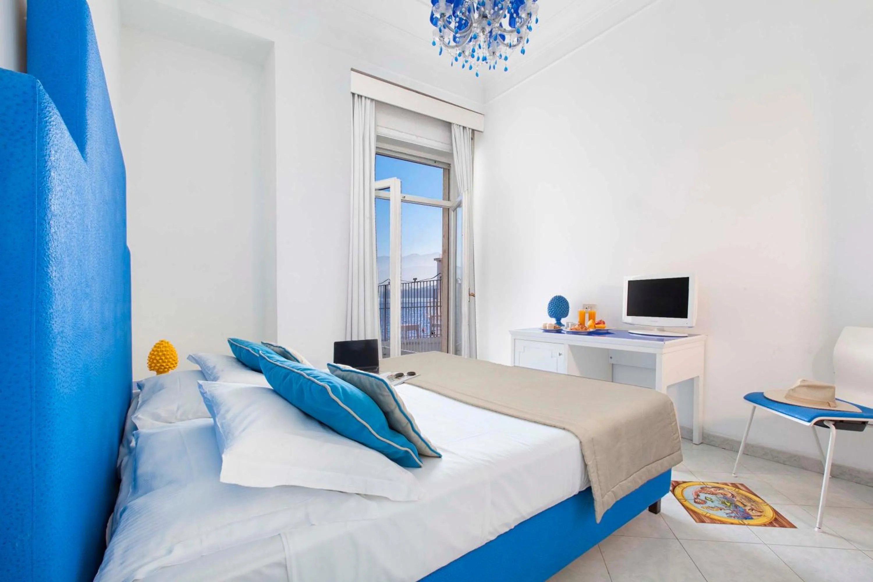 Bedroom in Hotel Admiral